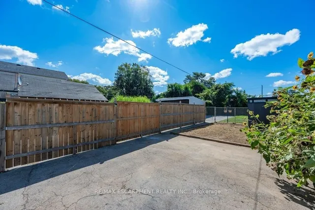 Additional property image - 196 Picton St