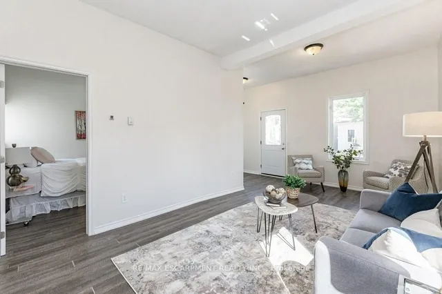 Additional property image - 196 Picton St