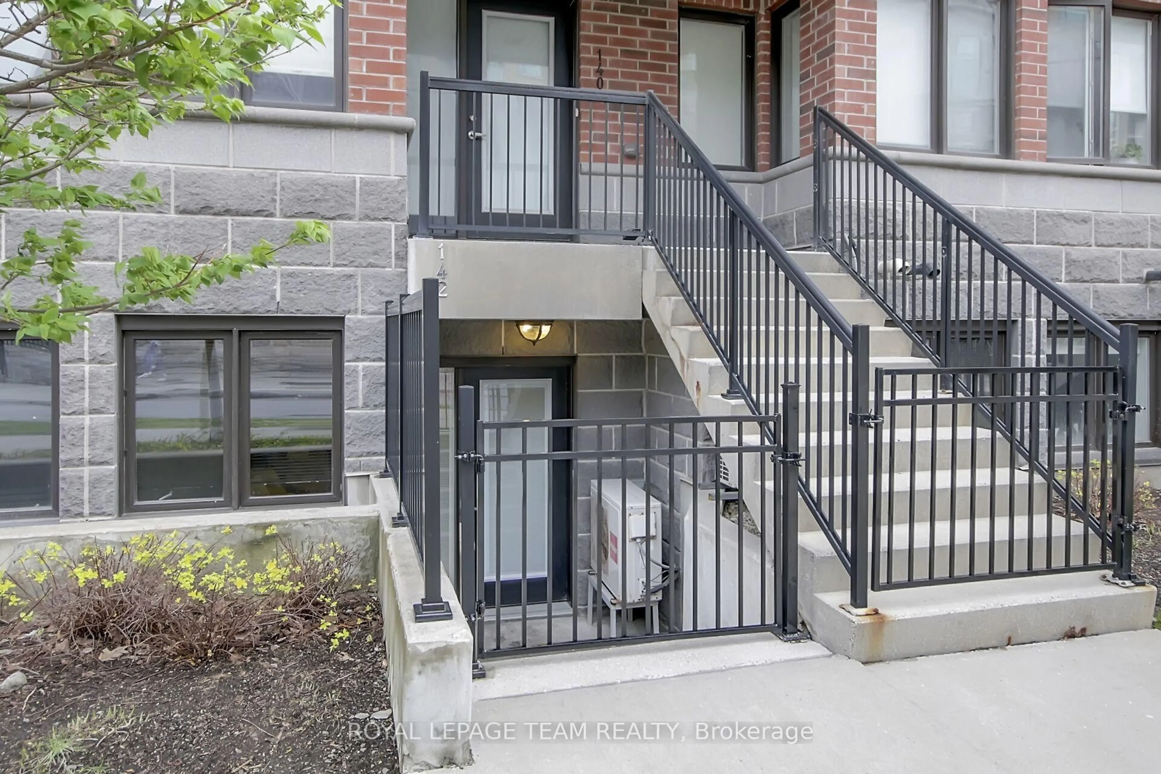 Unknown for 142 Daly Ave #102, Ottawa Ontario K1N 0B2