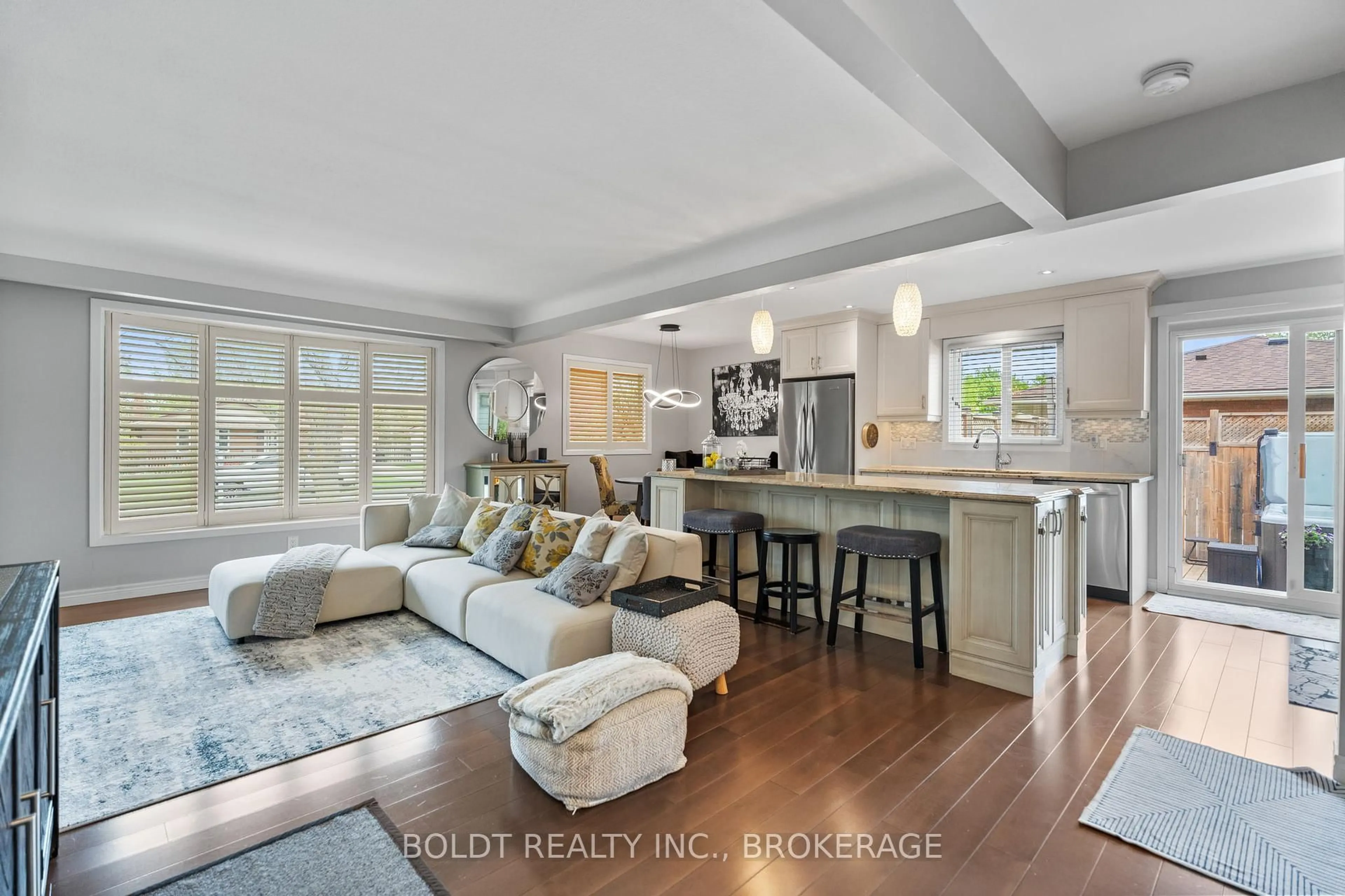Open concept kitchen, unknown for 53 Regent Dr, St. Catharines Ontario L2M 3L8