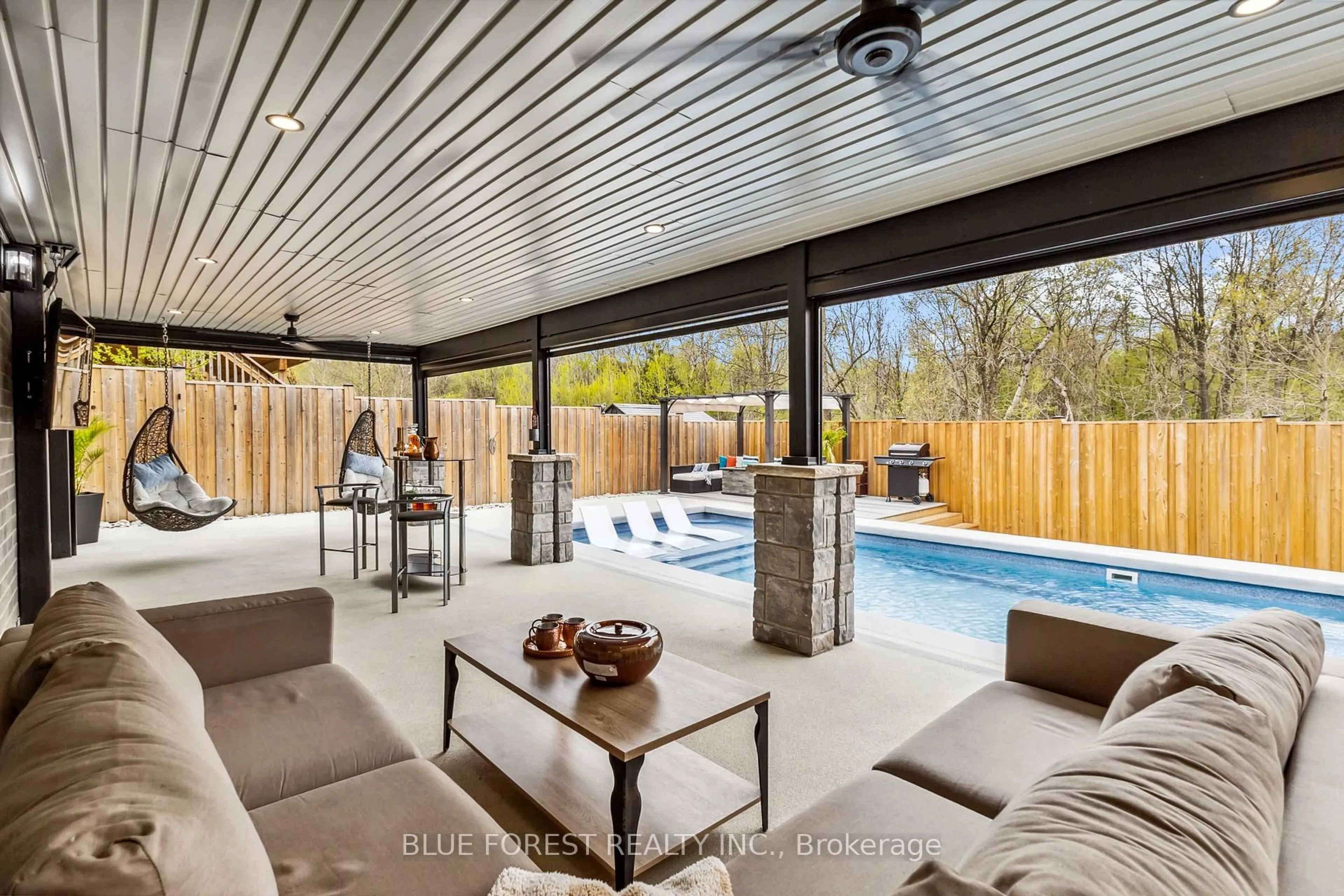 Patio, unknown for 2529 Seven Oaks Rdge, London South Ontario N6M 0E6