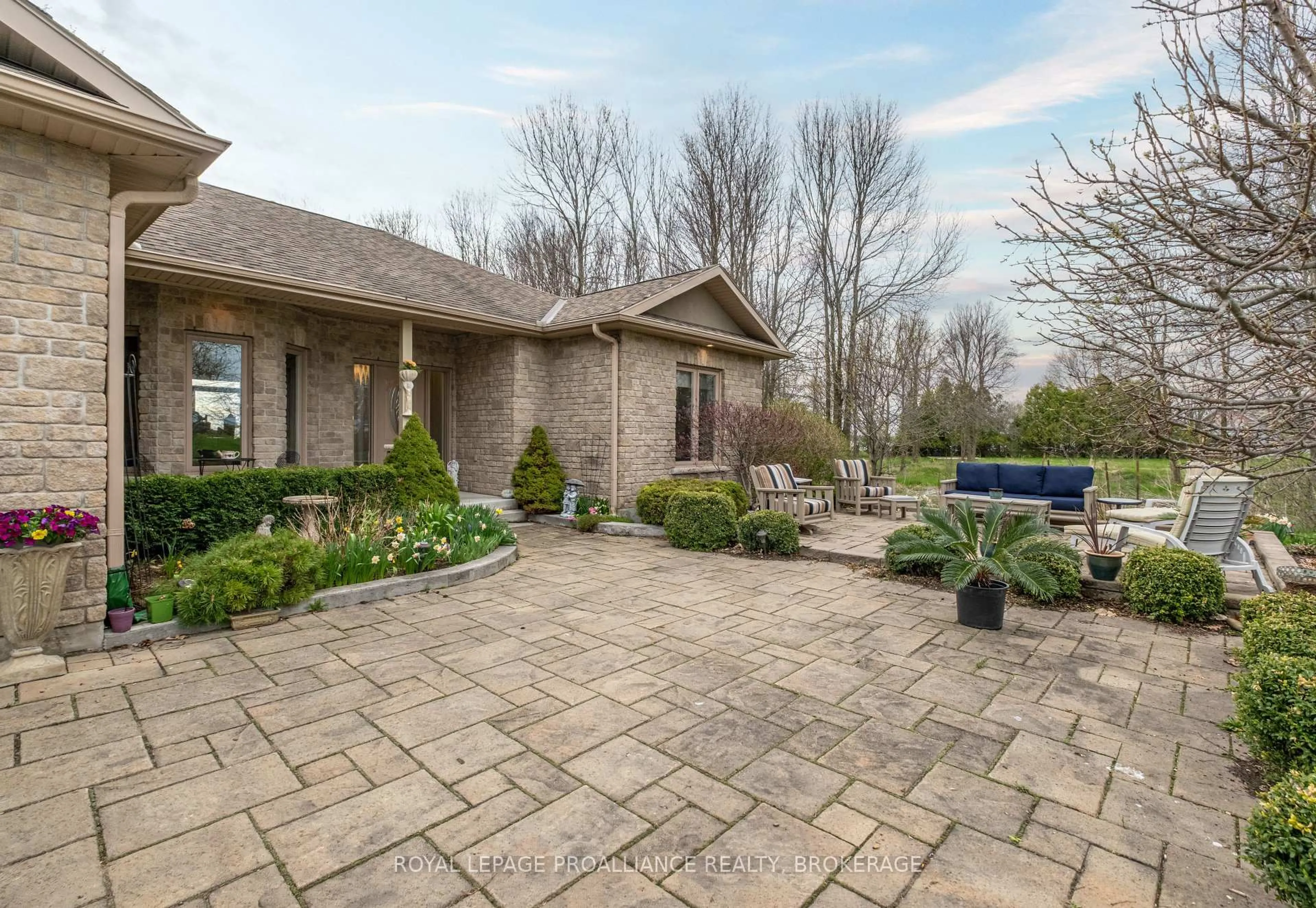 A pic from outside/outdoor area/front of a property/back of a property/a pic from drone, unknown for 12 Easy Lane, Wolfe Island Ontario K0H 2Y0