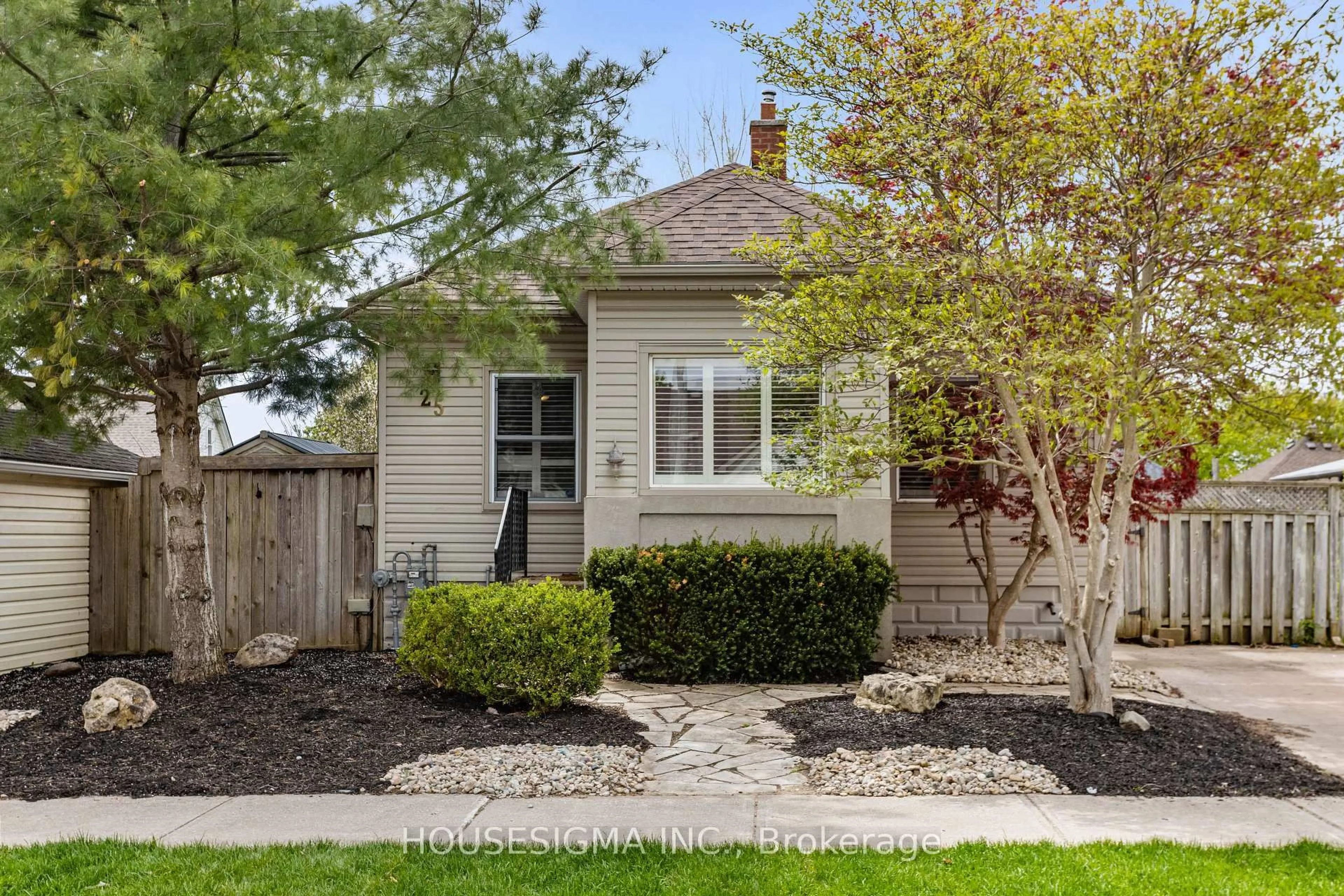 Home with brick exterior material, street for 25 Tennyson St, London East Ontario N5Z 2K6