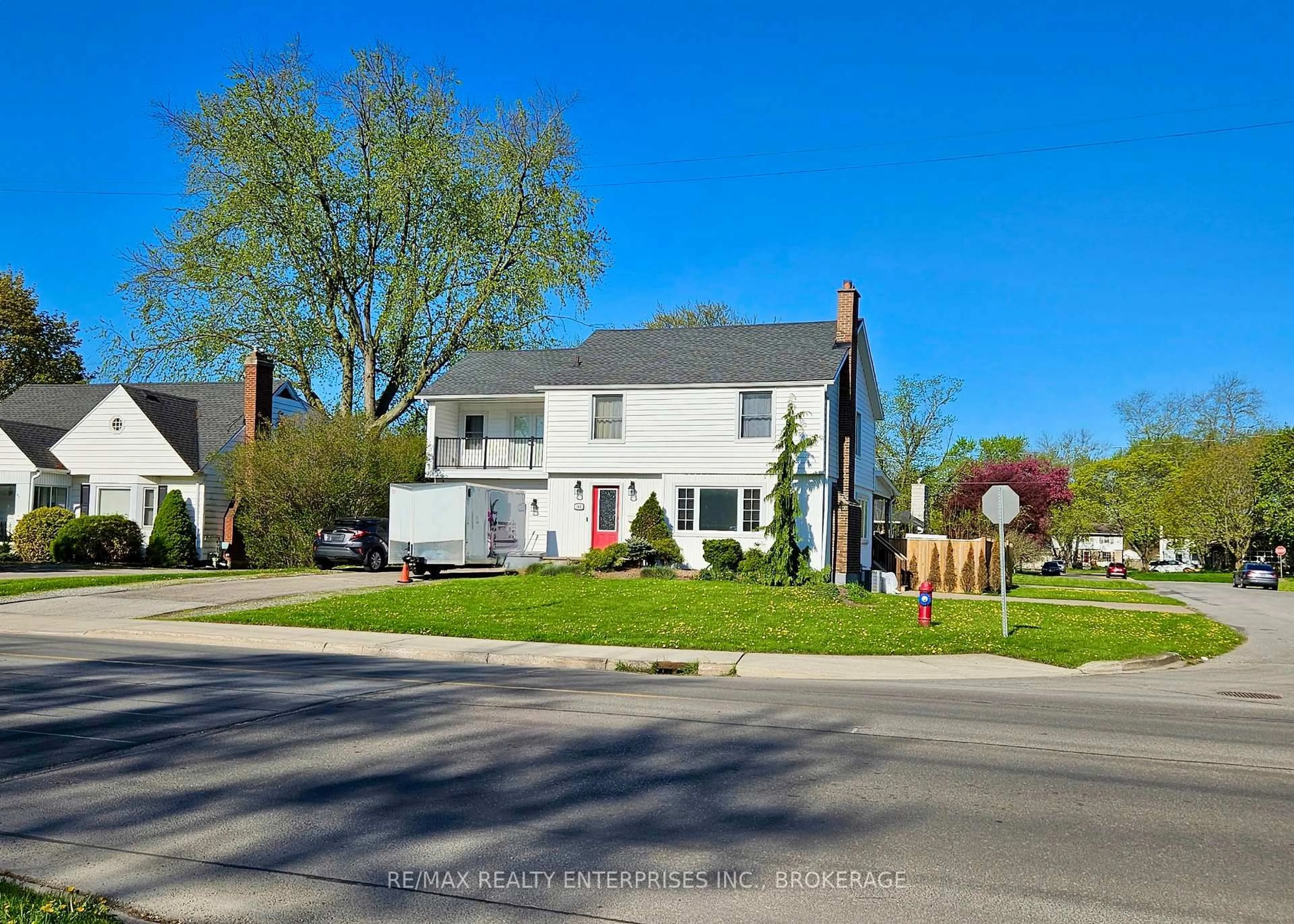 Home with brick exterior material, street for 143 First Ave, Welland Ontario L3C 1Y2