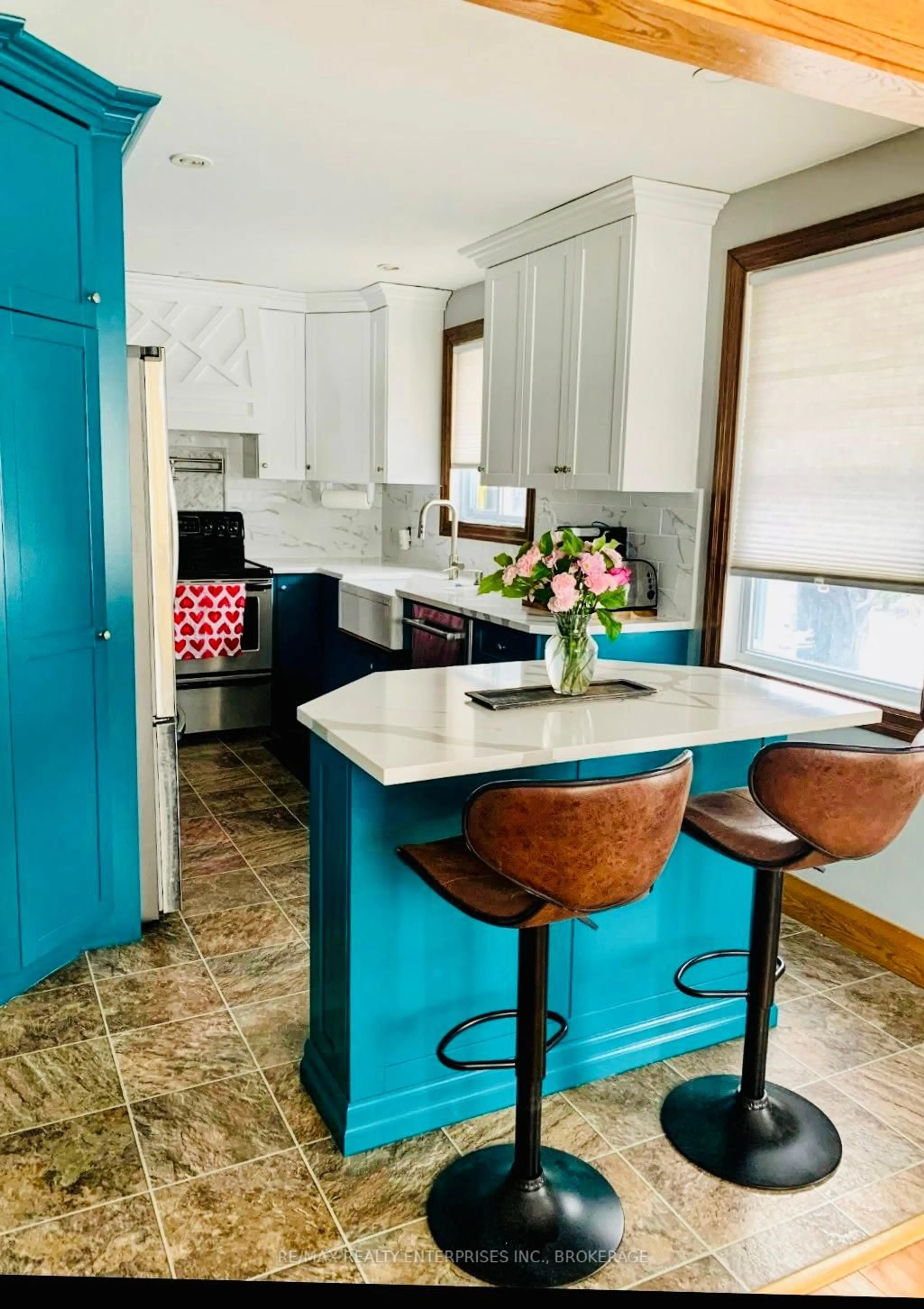 Open concept kitchen, unknown for 143 First Ave, Welland Ontario L3C 1Y2