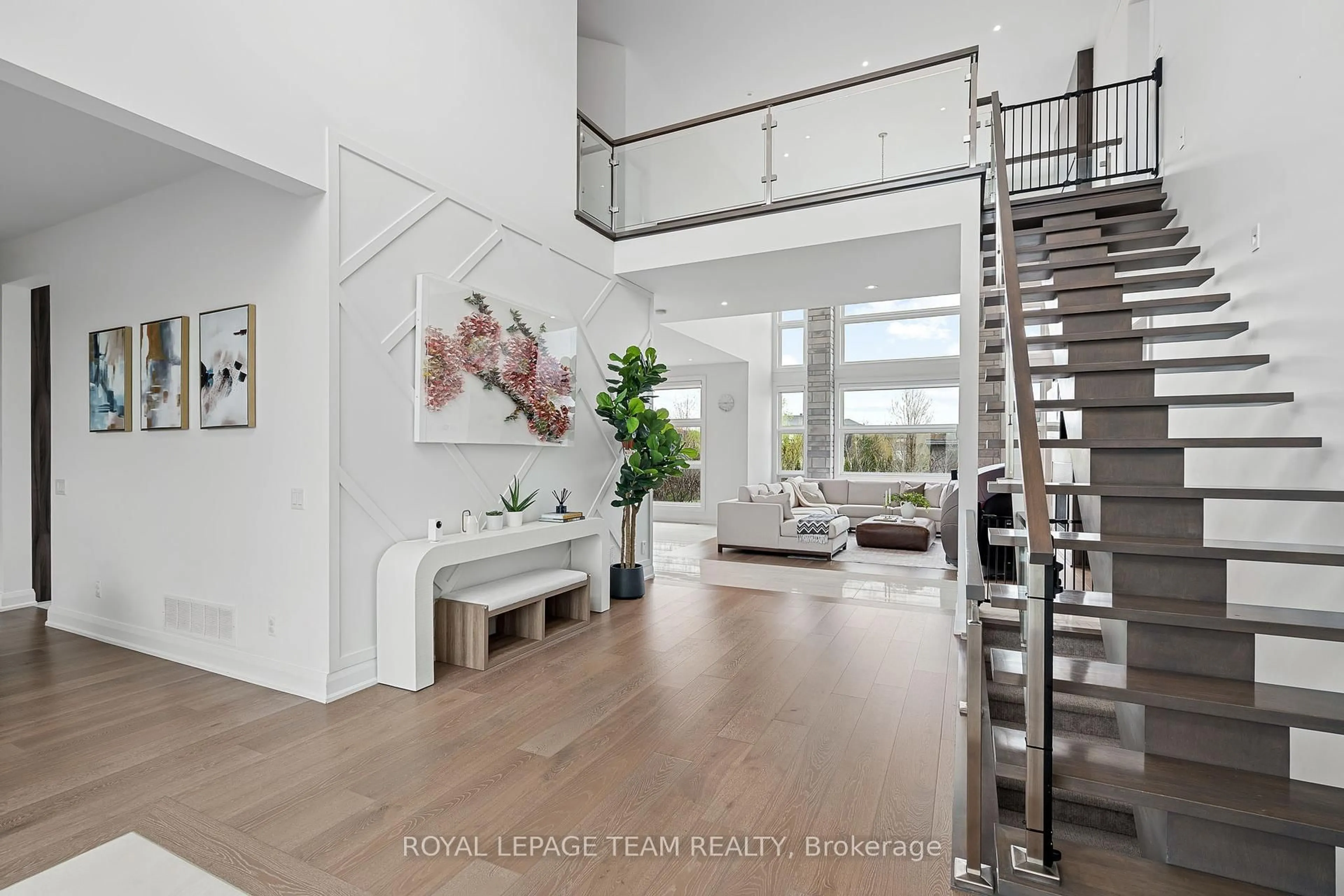 Indoor entryway for 132 Dunblane Way, Ottawa Ontario K4M 0A8