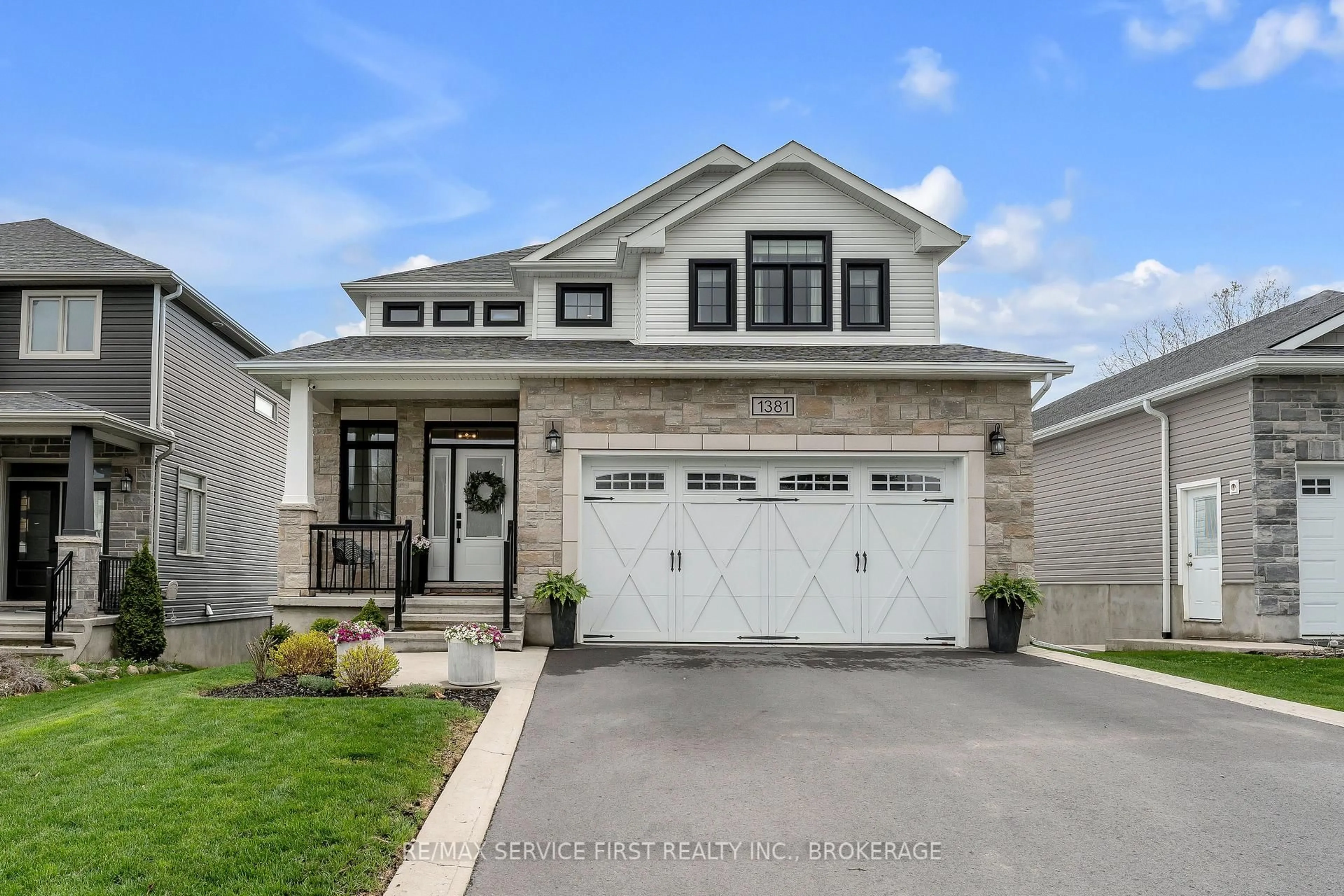 Home with vinyl exterior material, street for 1381 Woodfield Cres, Kingston Ontario K7P 0T4