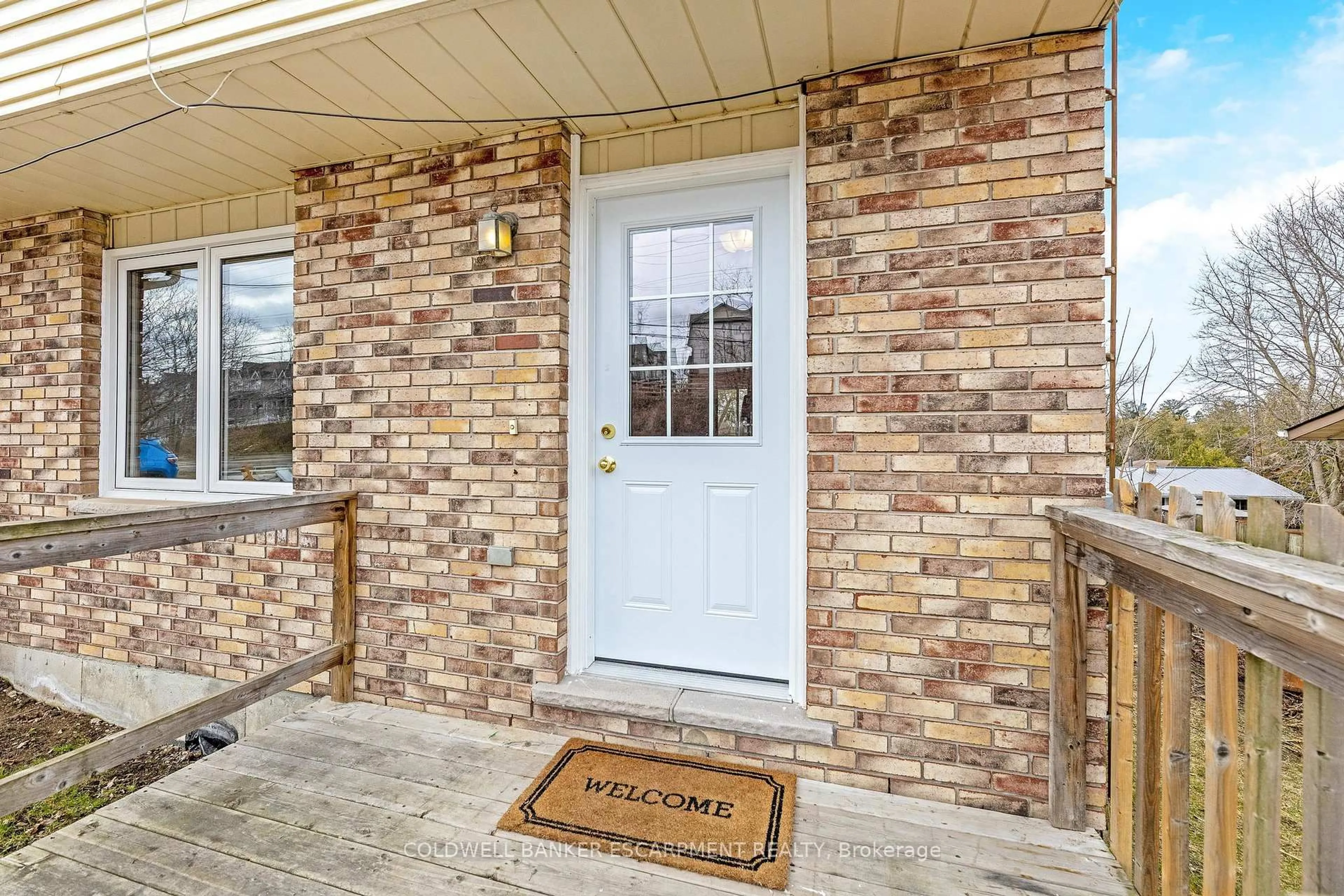 Indoor entryway for 407 Main St, Guelph/Eramosa Ontario N0B 2K0
