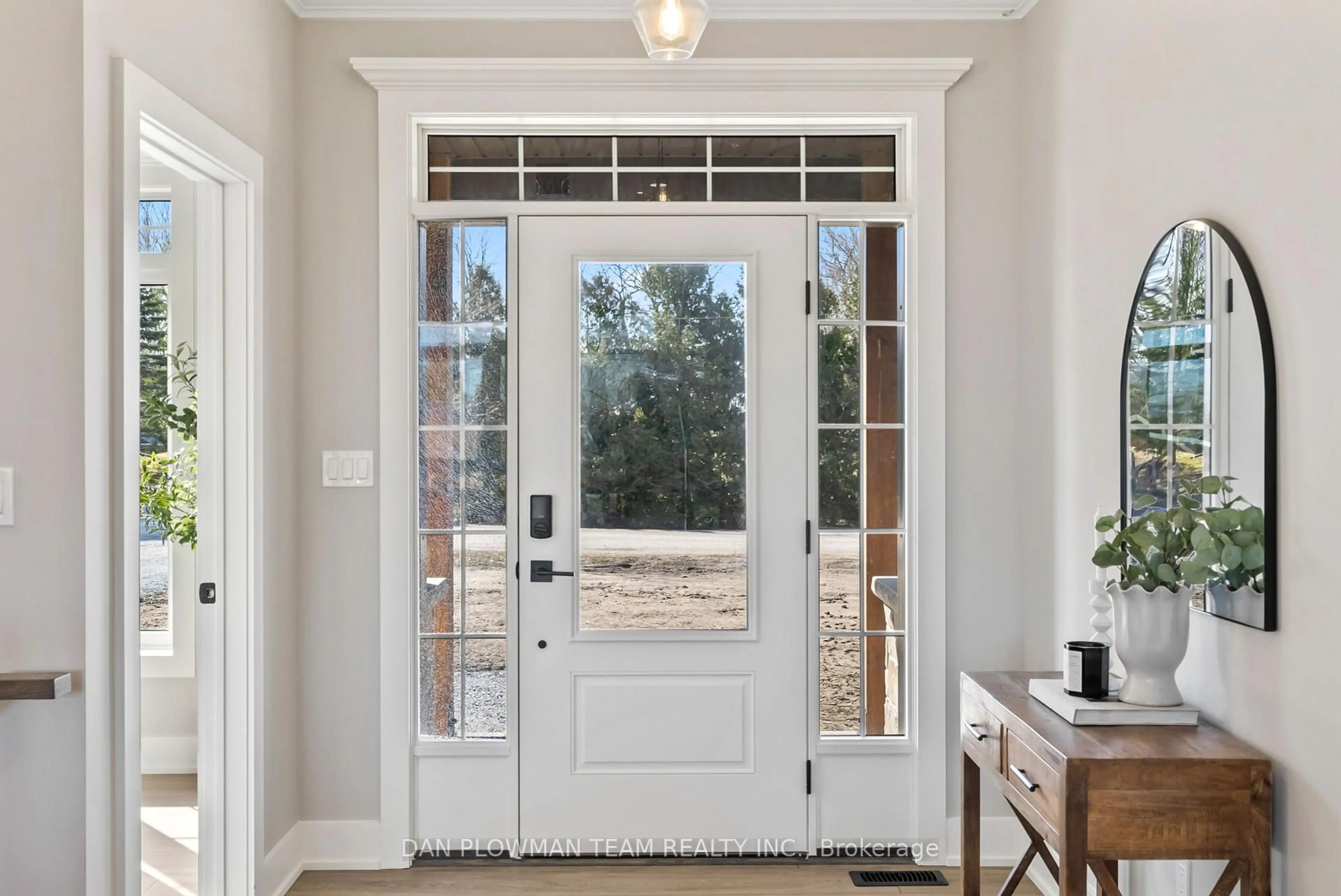 Indoor entryway for 74 Shelley Dr, Kawartha Lakes Ontario K0M 2C0