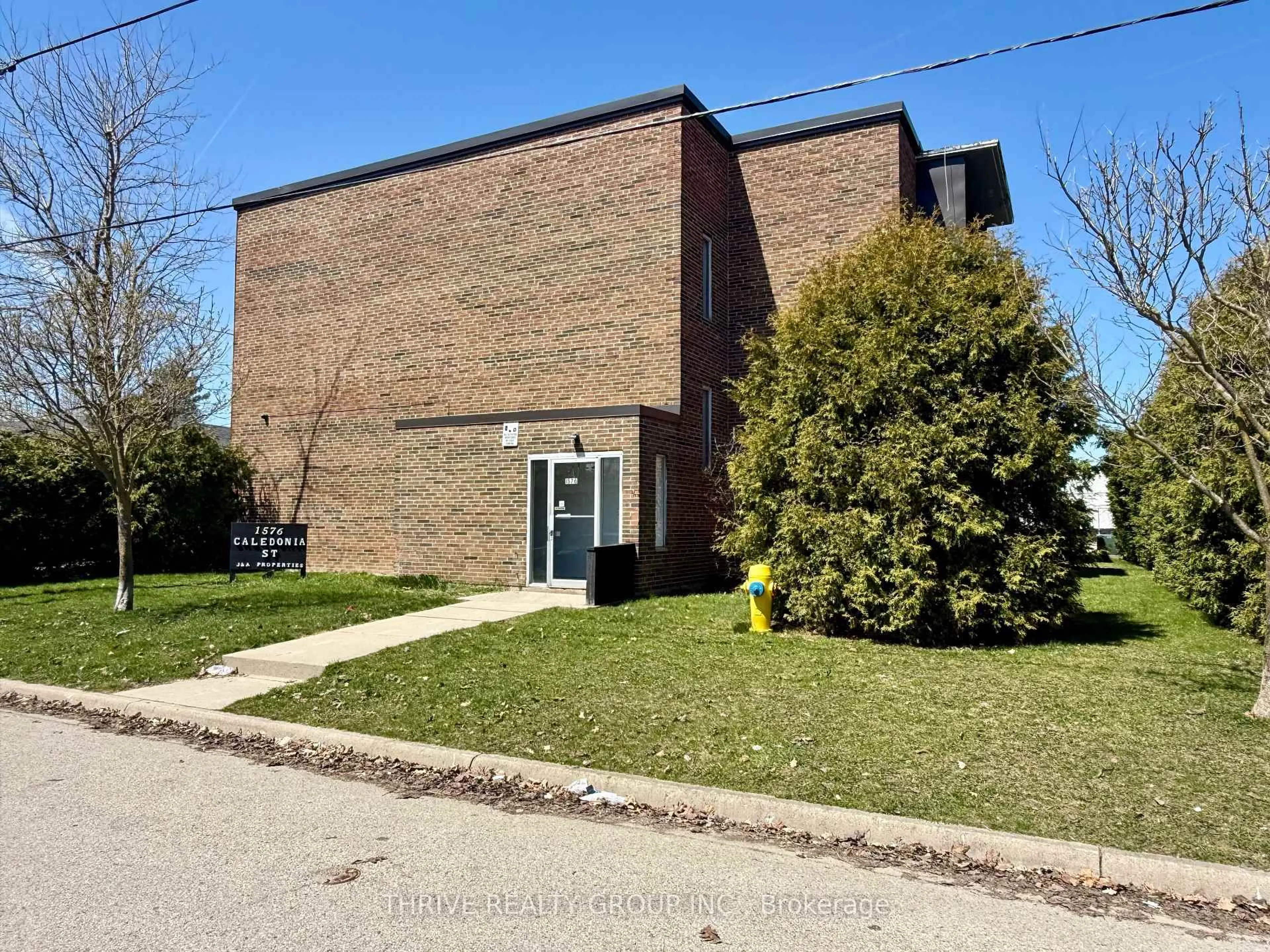Home with brick exterior material, street for 1576 Caledonia St, London East Ontario N5W 2W7