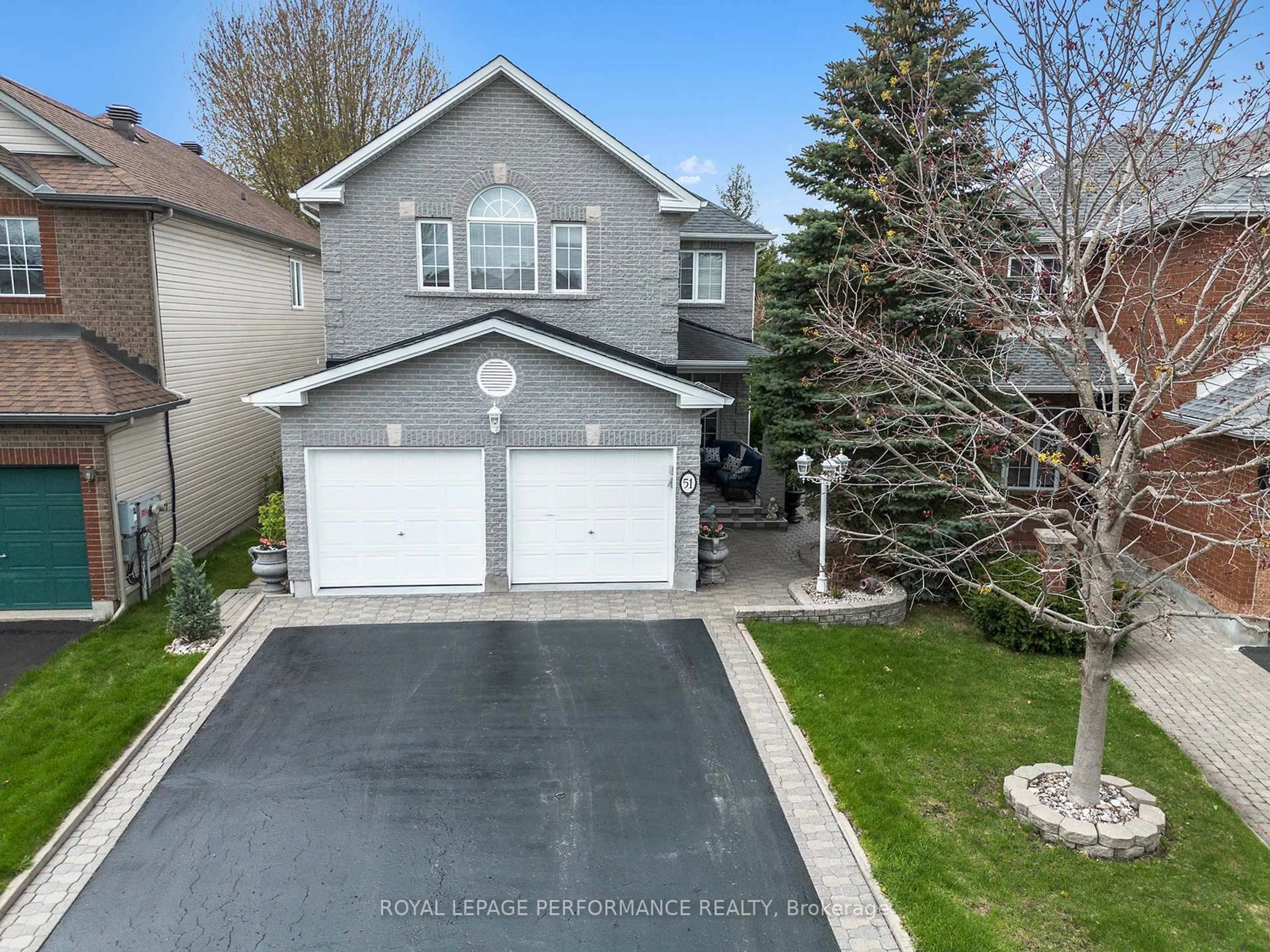 A pic from outside/outdoor area/front of a property/back of a property/a pic from drone, street for 51 Borealis Cres, Ottawa Ontario K1K 4T5