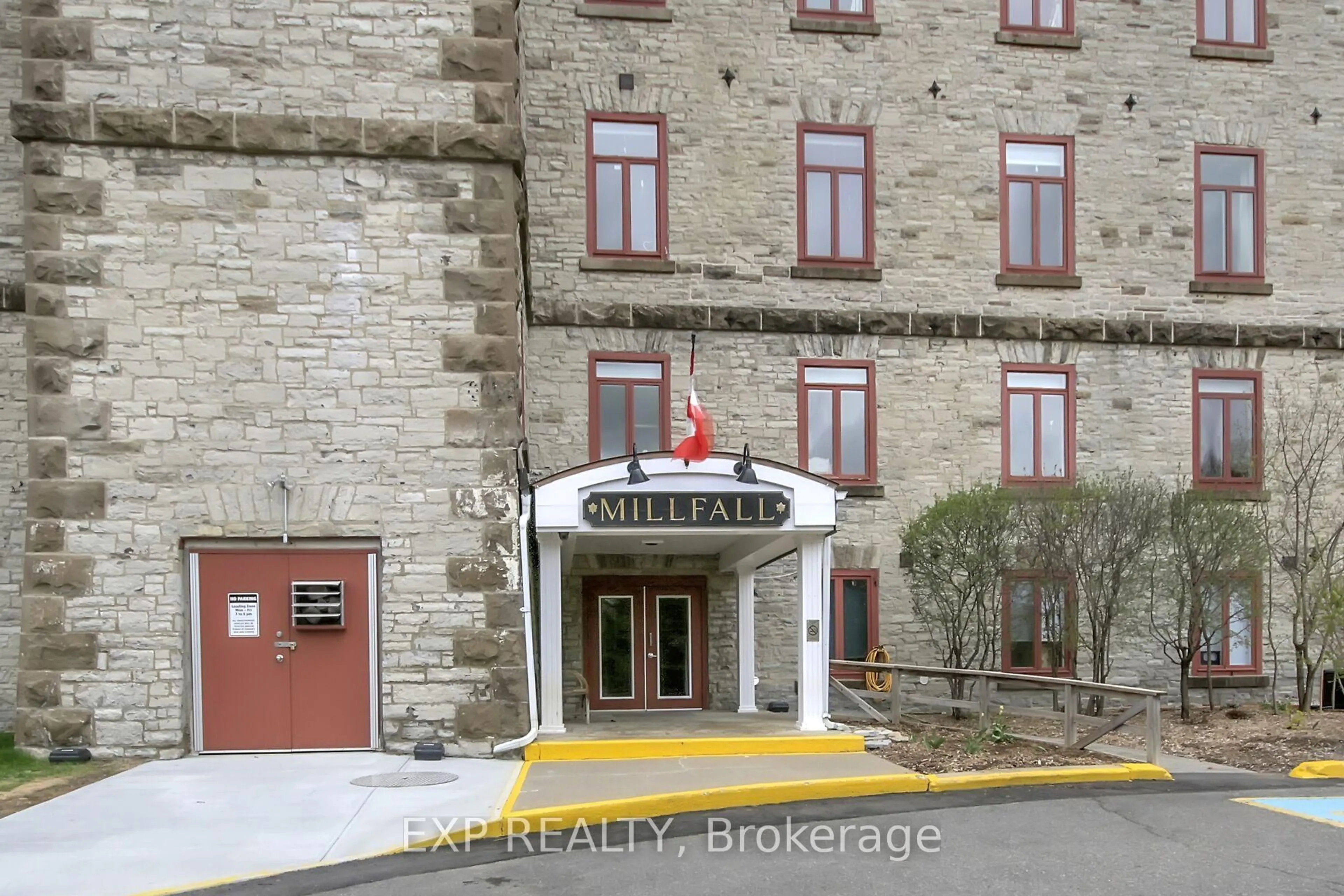 Unknown for 1 Rosamond St #211, Almonte Ontario K0A 1A0