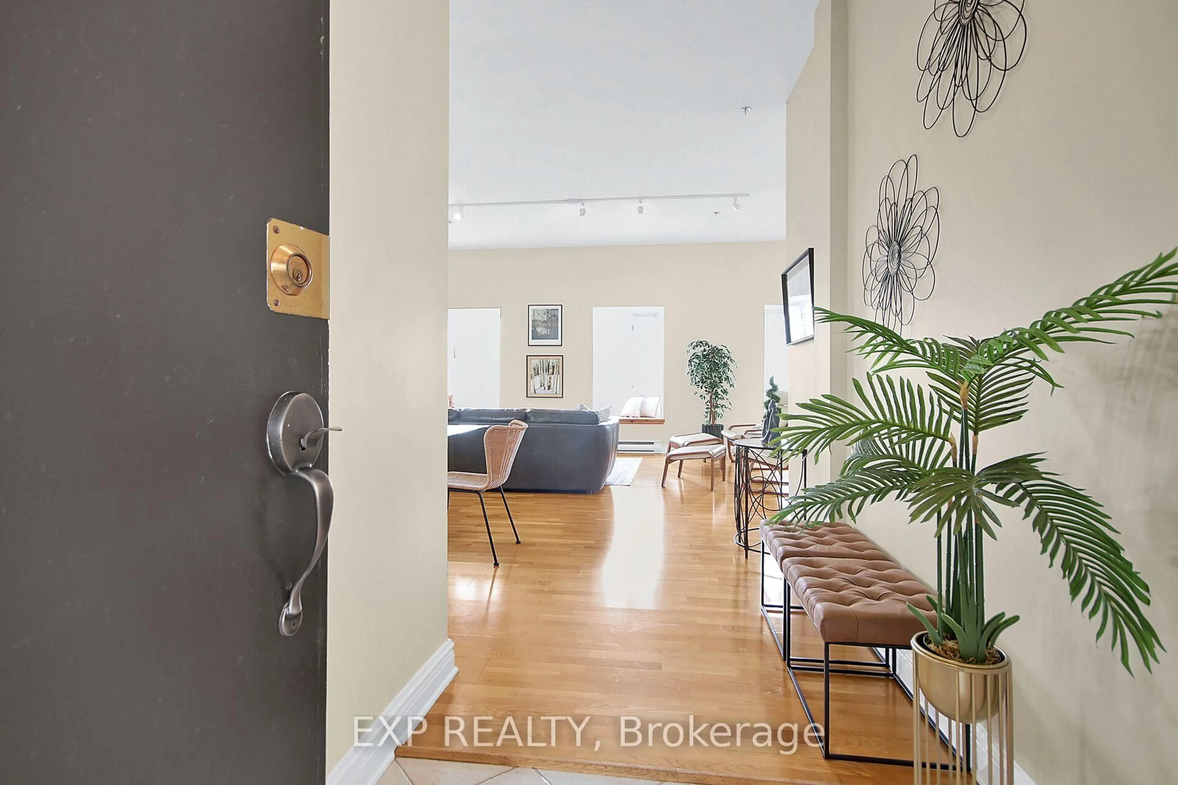 Indoor entryway for 1 Rosamond St #211, Almonte Ontario K0A 1A0