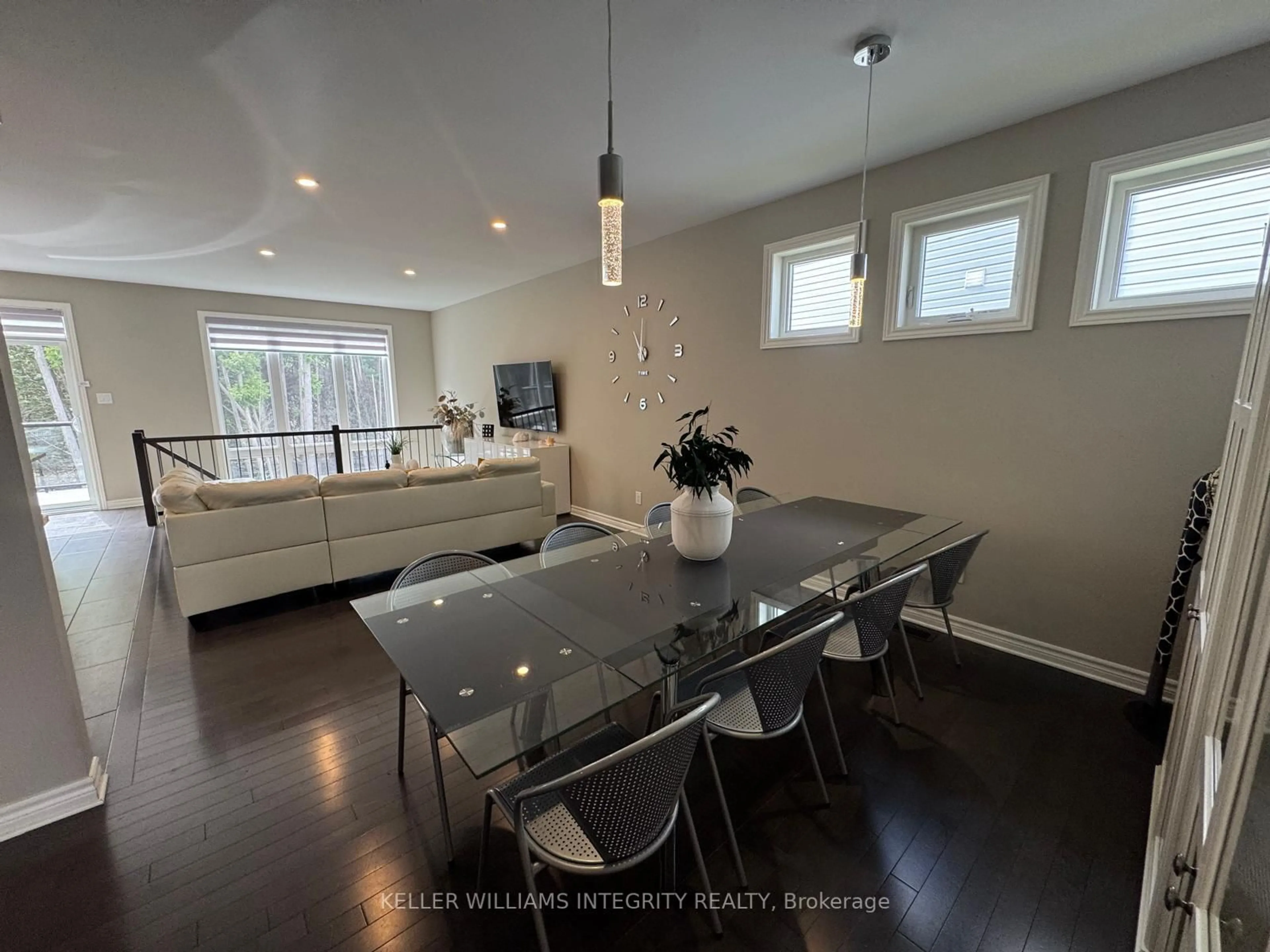 Dining room, wood/laminate floor for 1126 Beckett Cres, Ottawa Ontario K2S 0Z1