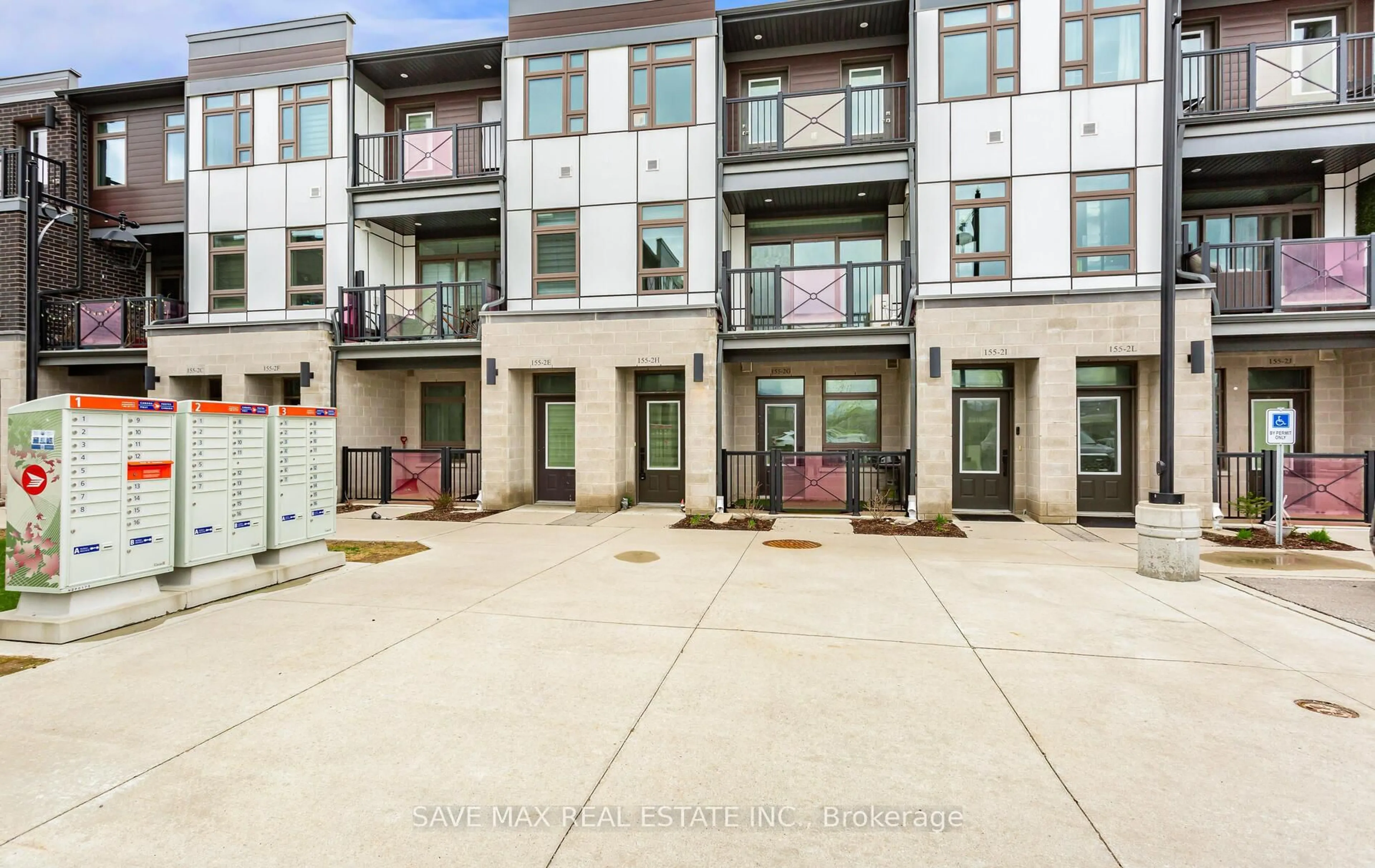 Patio, street for 155 Thomas Slee Dr #2H, Kitchener Ontario N2P 0J8