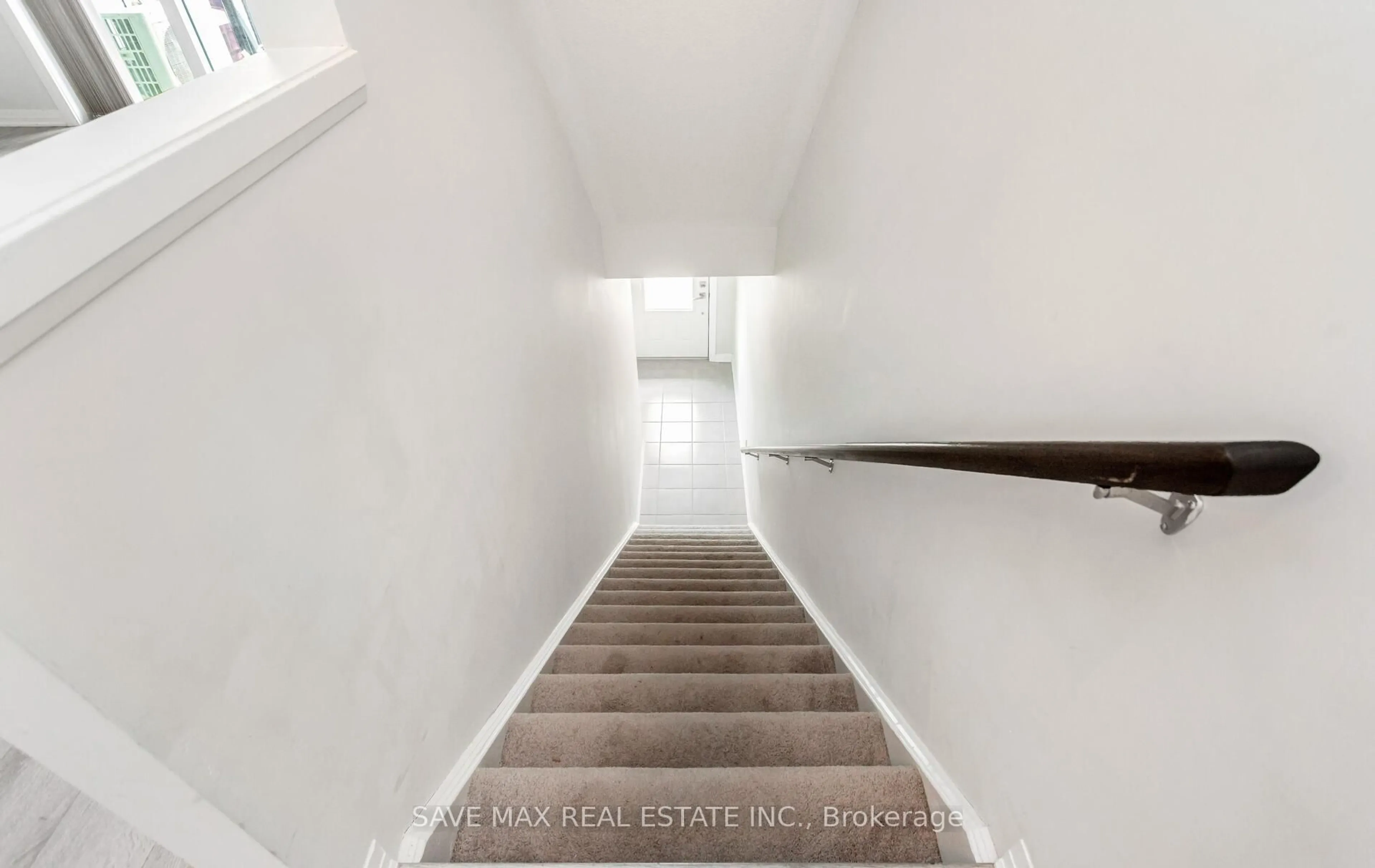 Stairs for 155 Thomas Slee Dr #2H, Kitchener Ontario N2P 0J8