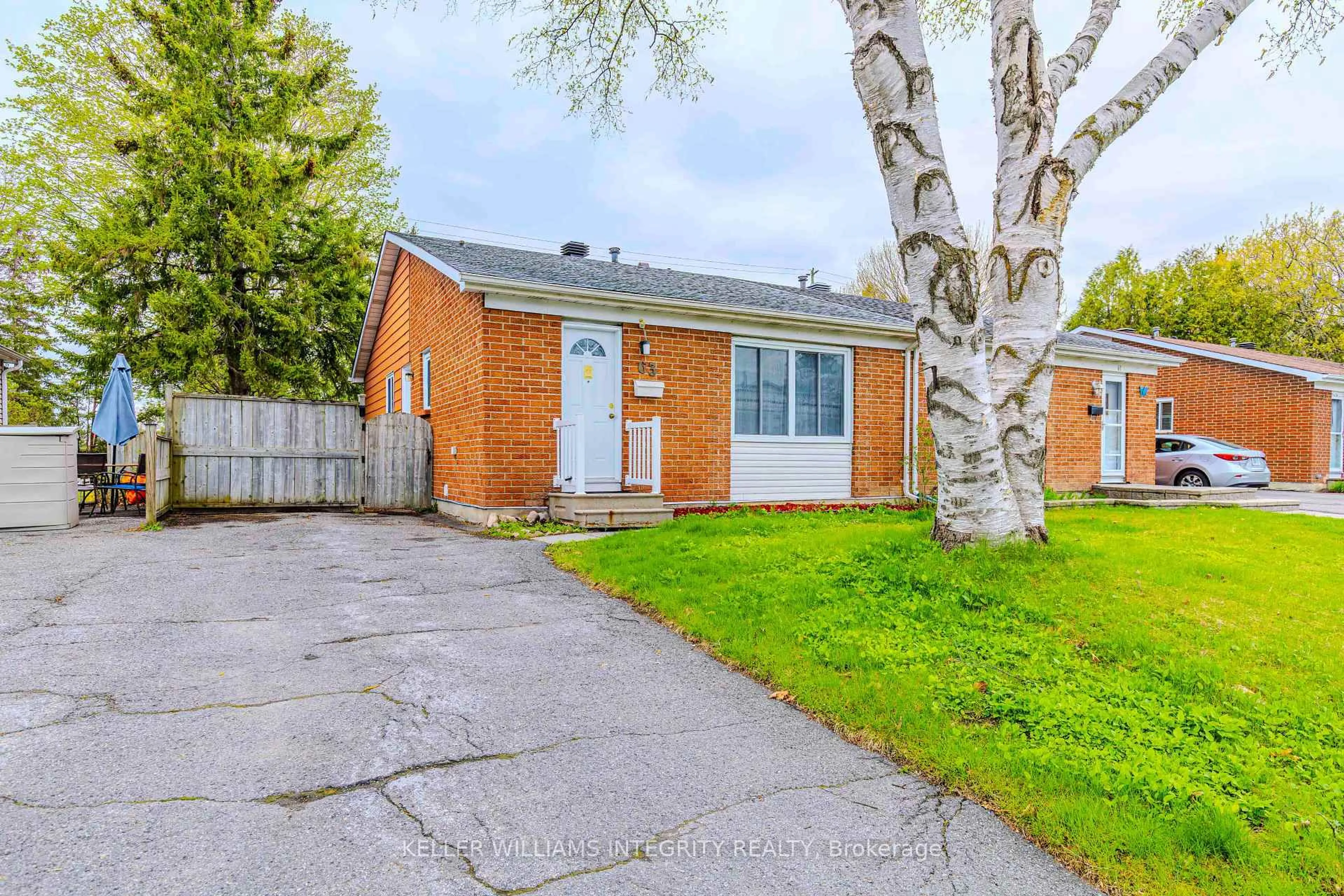 A pic from outside/outdoor area/front of a property/back of a property/a pic from drone, street for 63 Morton Dr, Ottawa Ontario K2L 1W9