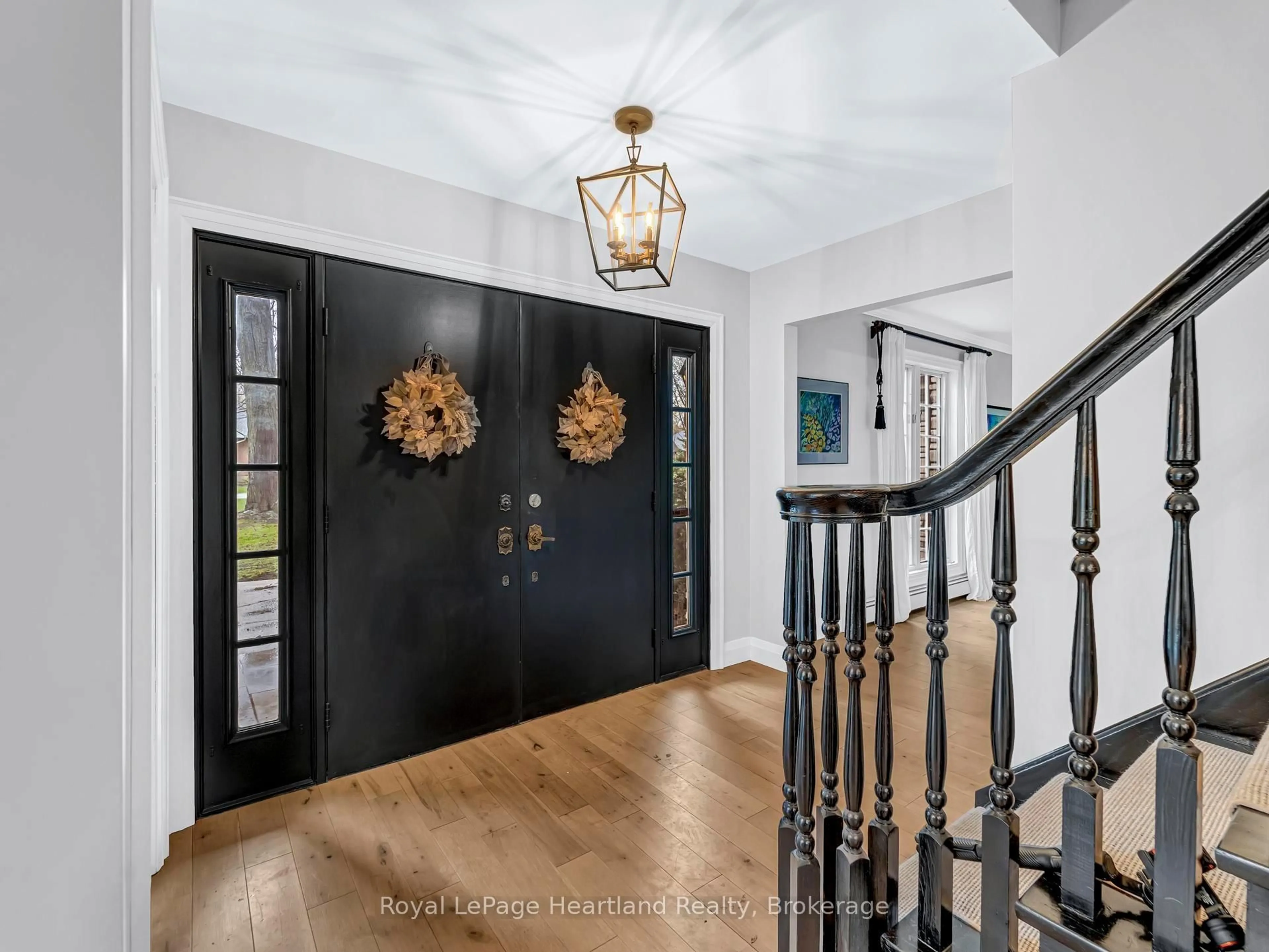 Indoor entryway for 81366 Champlain Blvd, Ashfield-Colborne-Wawanosh Ontario N7A 3Y2