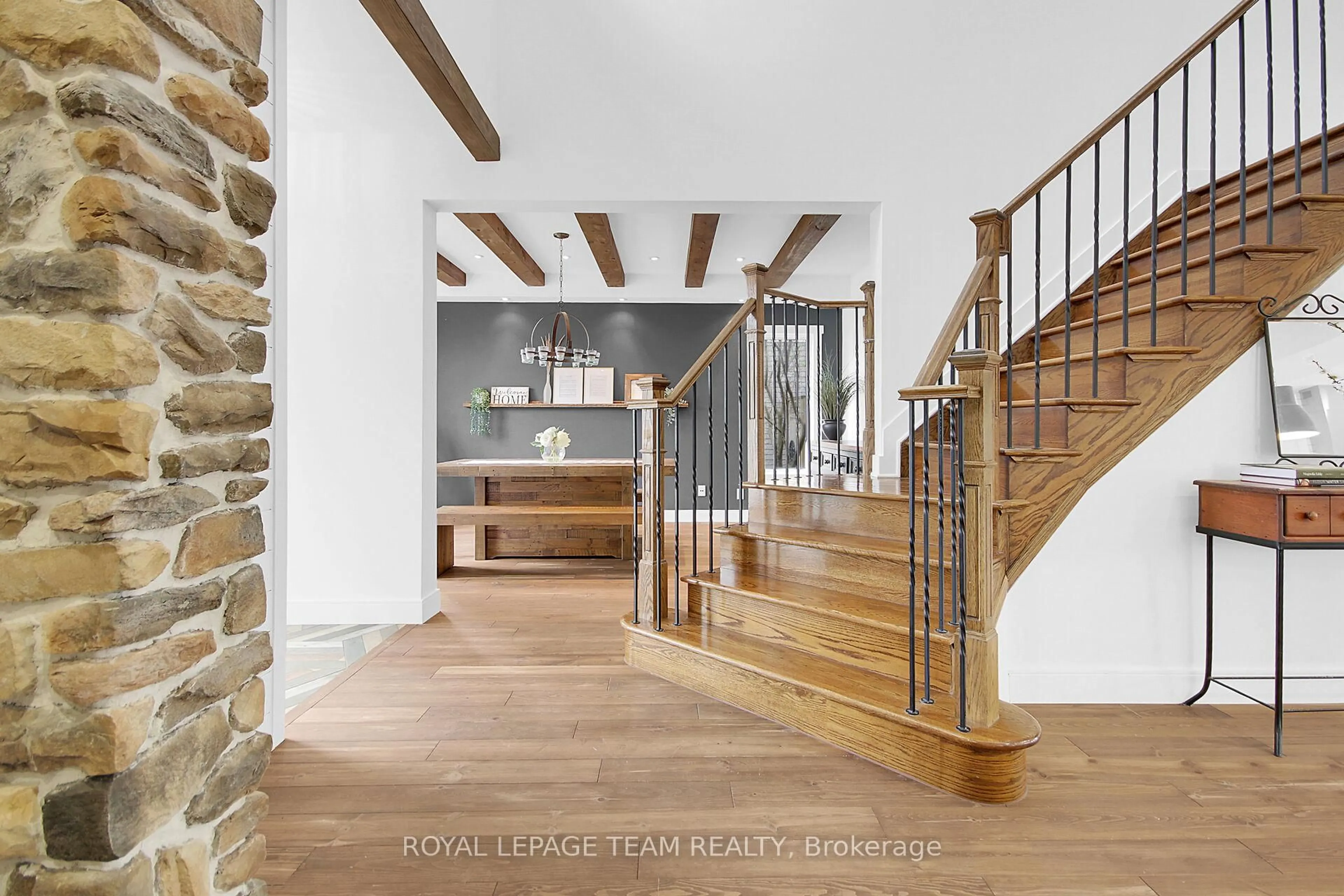 Indoor entryway for 4184 Wolfe Point Way, Ottawa Ontario K1V 1P5
