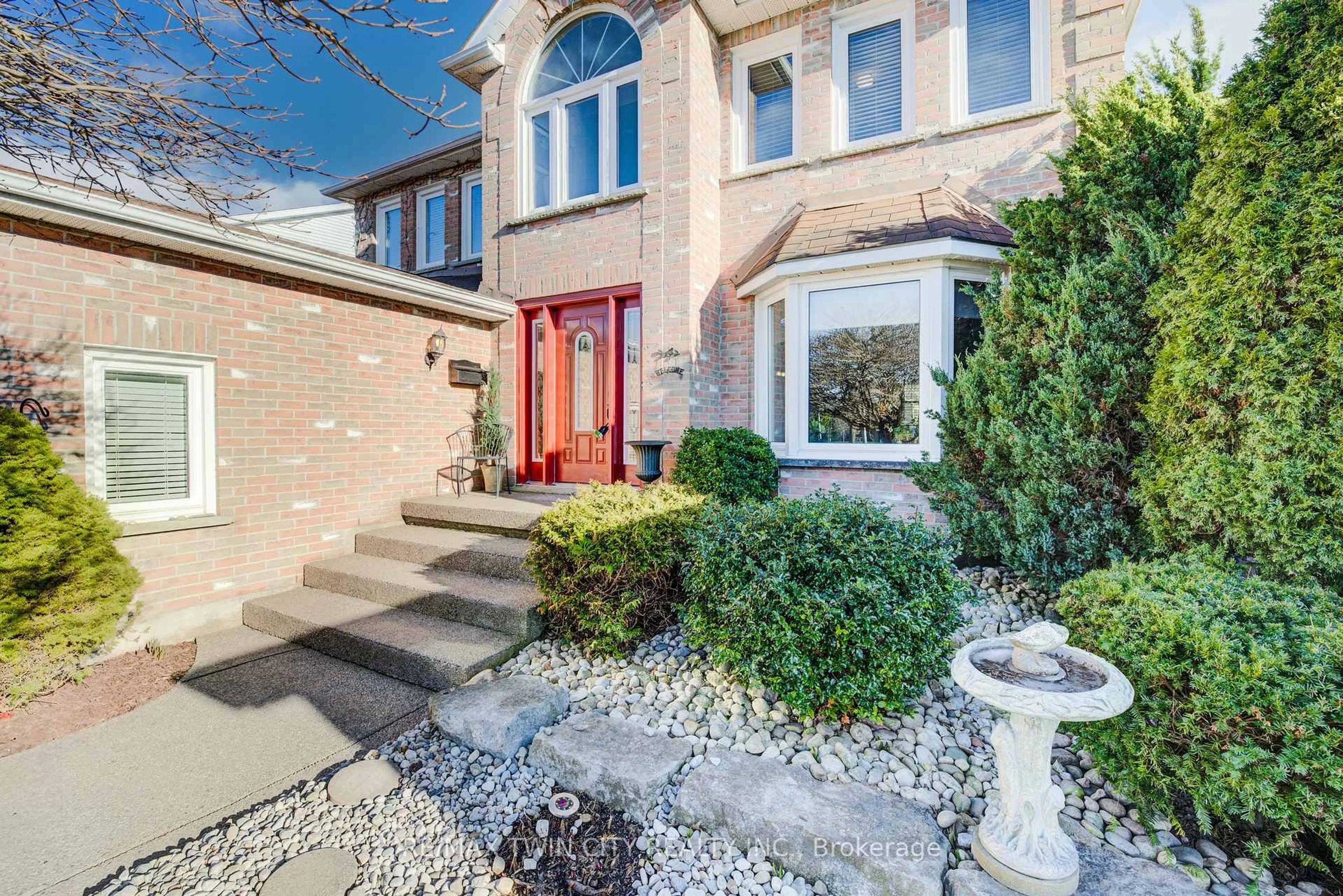 Home with brick exterior material, street for 25 Lynnvalley Cres, Kitchener Ontario N2N 3A8