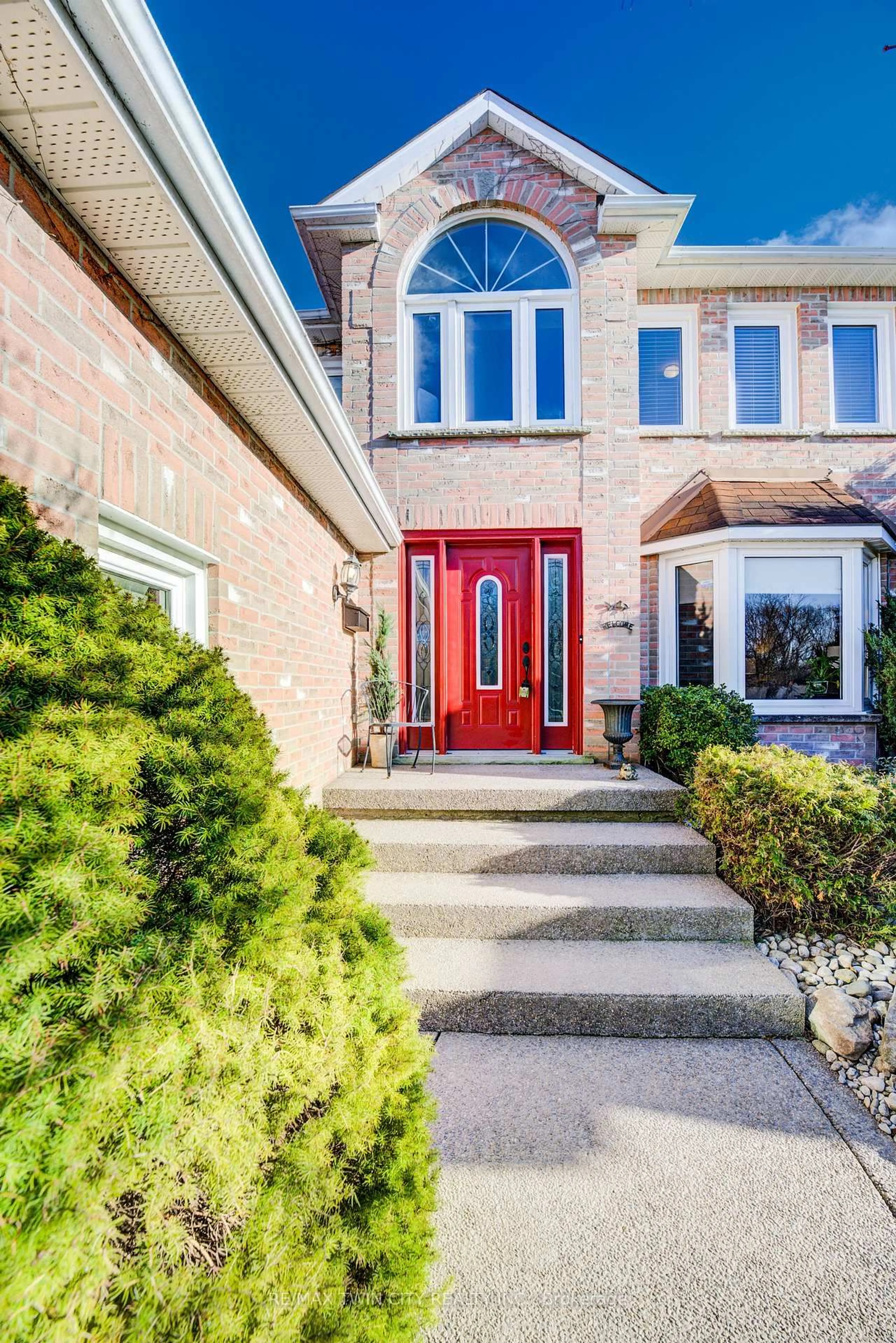 Home with brick exterior material, street for 25 Lynnvalley Cres, Kitchener Ontario N2N 3A8