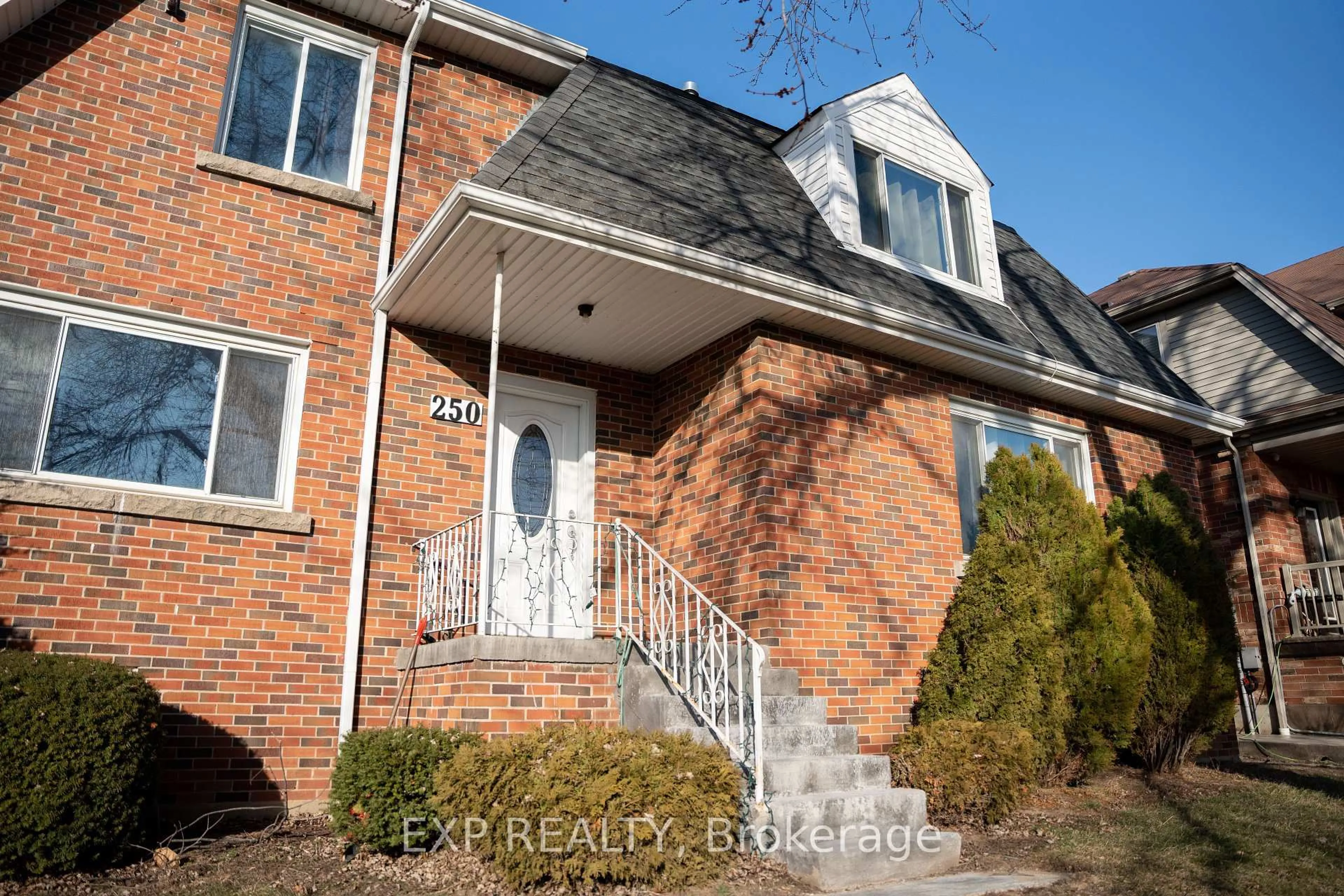 Home with brick exterior material, street for 250 Highland Rd, Hamilton Ontario L8J 3T7
