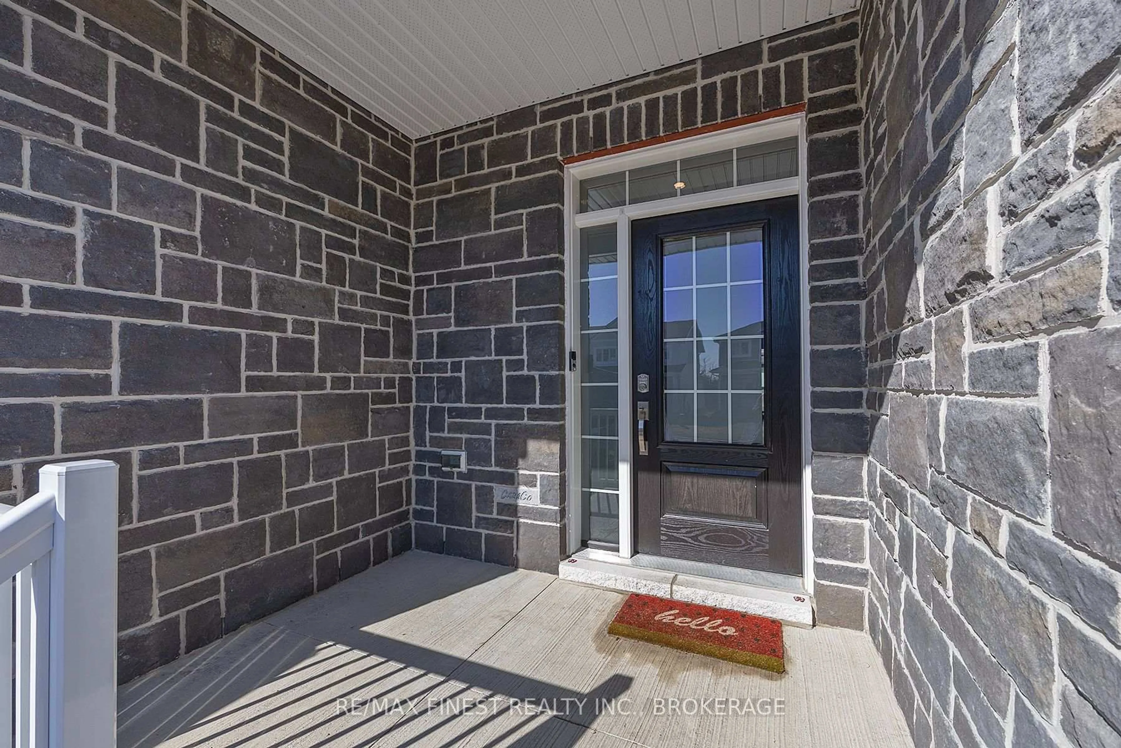Indoor entryway for 339 Buckthorn Dr, Kingston Ontario K7P 0S1