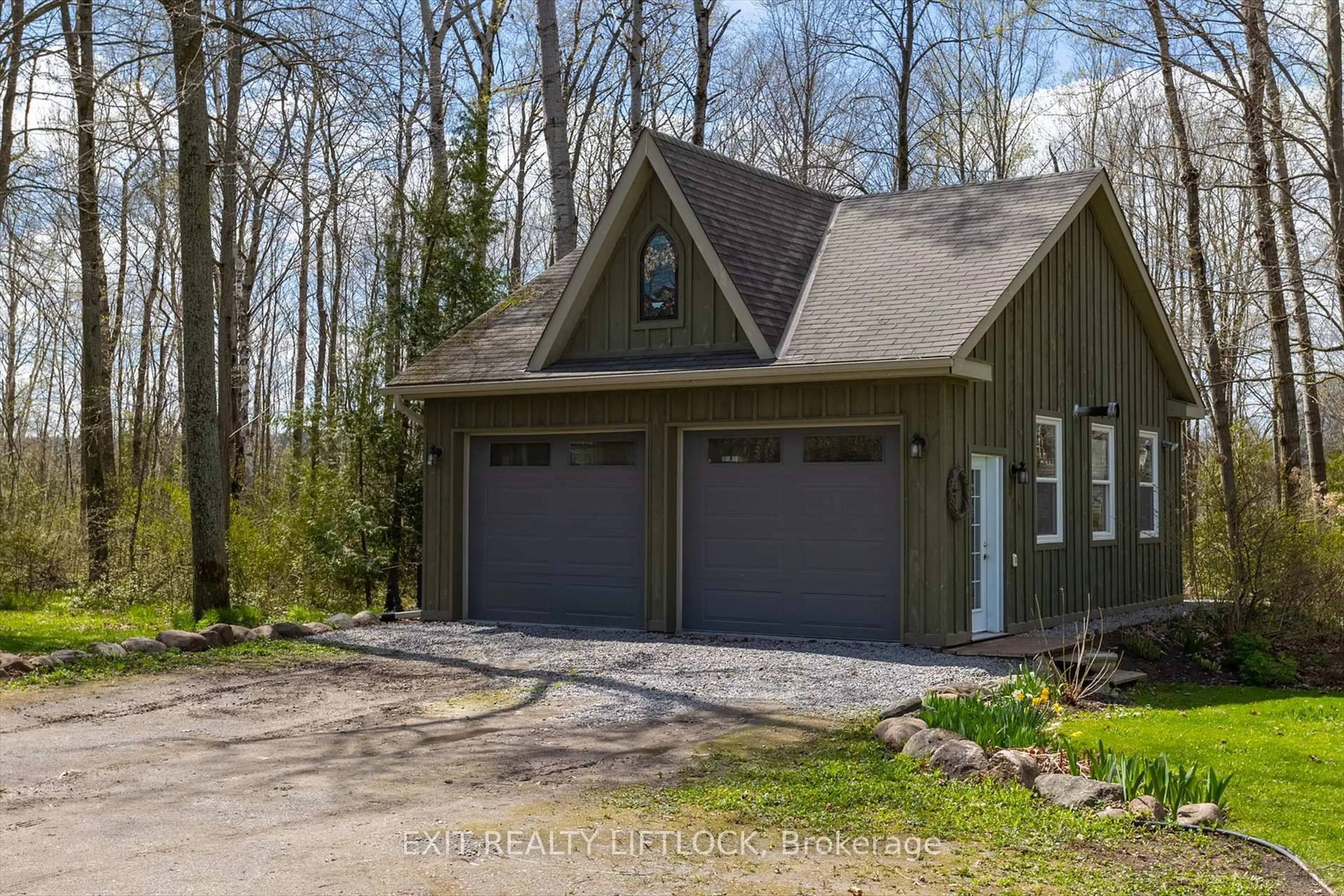 Indoor garage for 136 McCamus 1/4 Line, Cavan Monaghan Ontario L0A 1G0