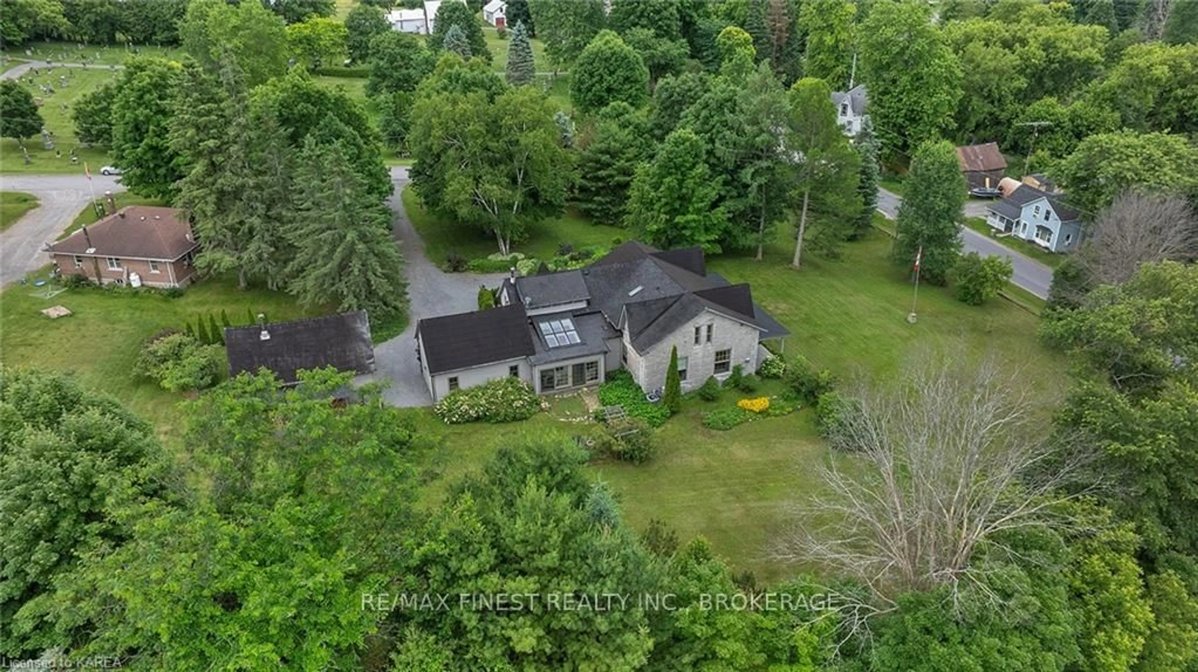 A pic from outside/outdoor area/front of a property/back of a property/a pic from drone, unknown for 187 SIMMONS Rd, Bissett Creek Ontario K0H 2H0