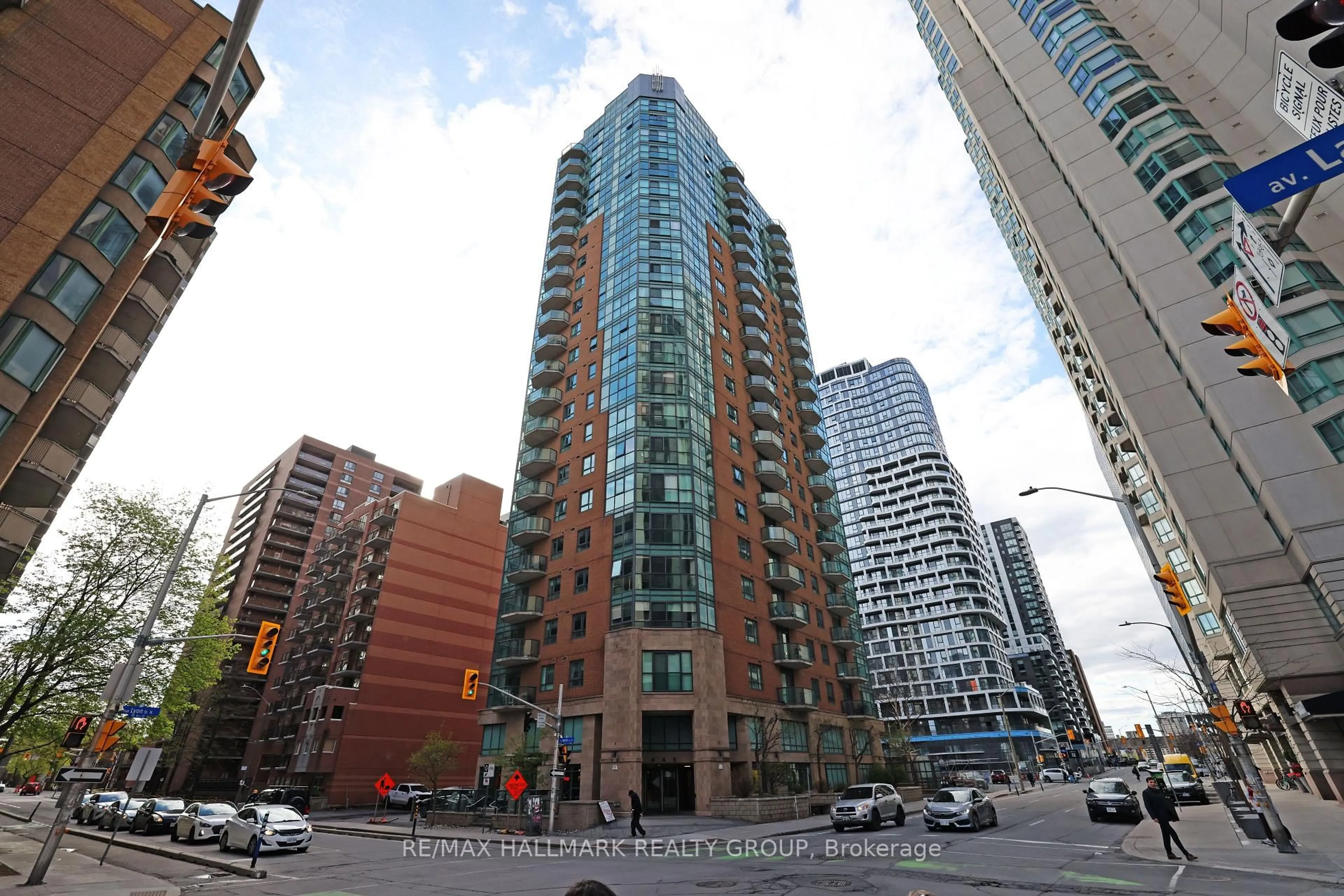 Unknown for 445 Laurier Ave #405, Ottawa Ontario K1R 0A2