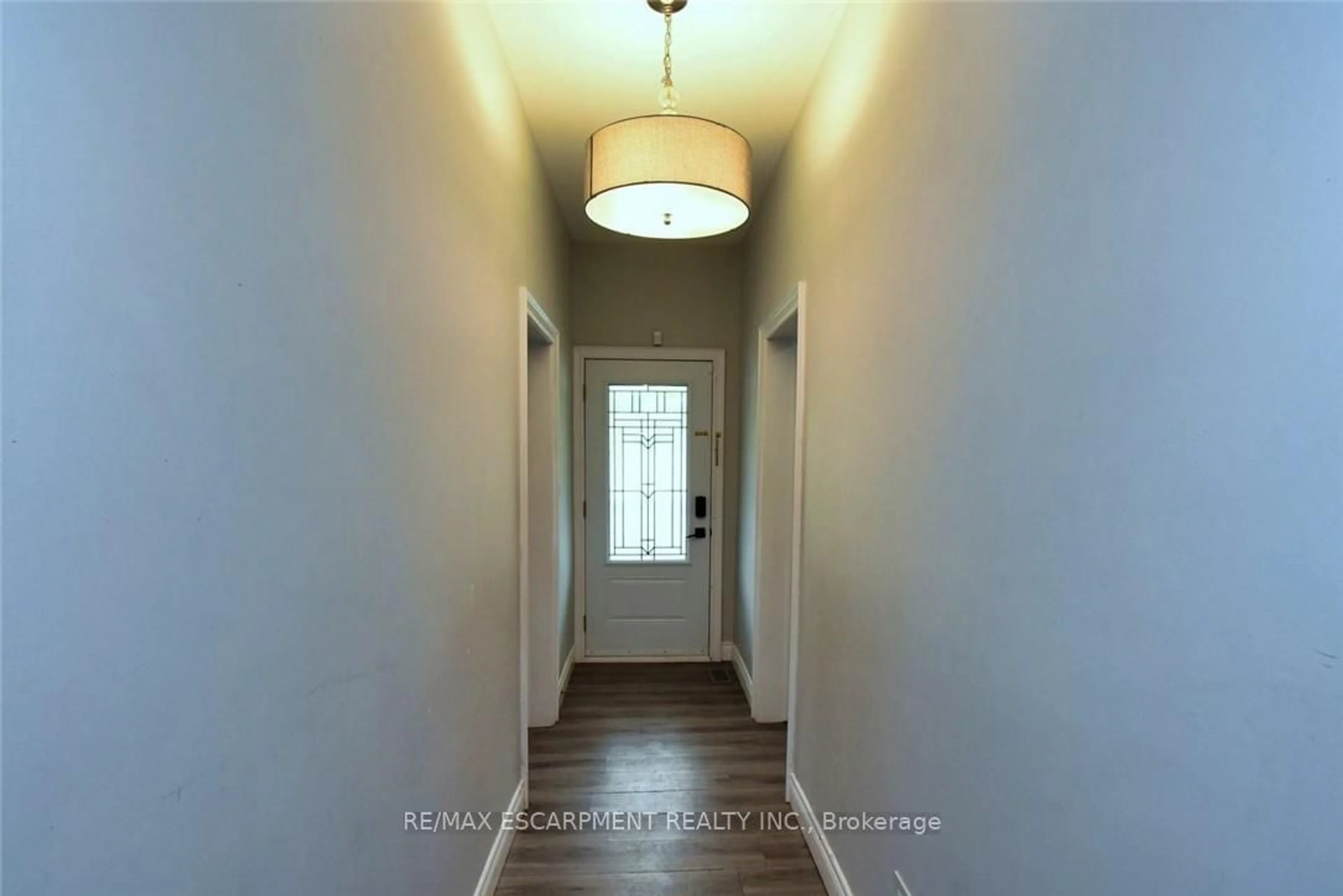 Indoor entryway for 111 Mary St, Hamilton Ontario L8R 1K4