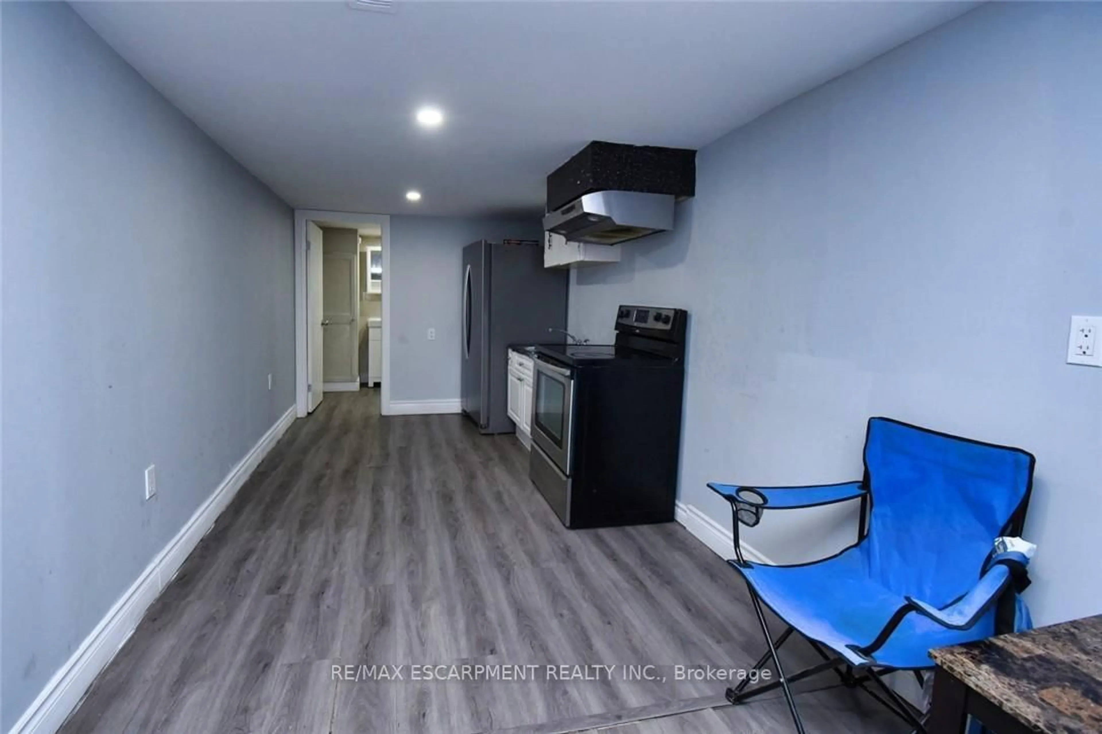 A pic of a room for 111 Mary St, Hamilton Ontario L8R 1K4