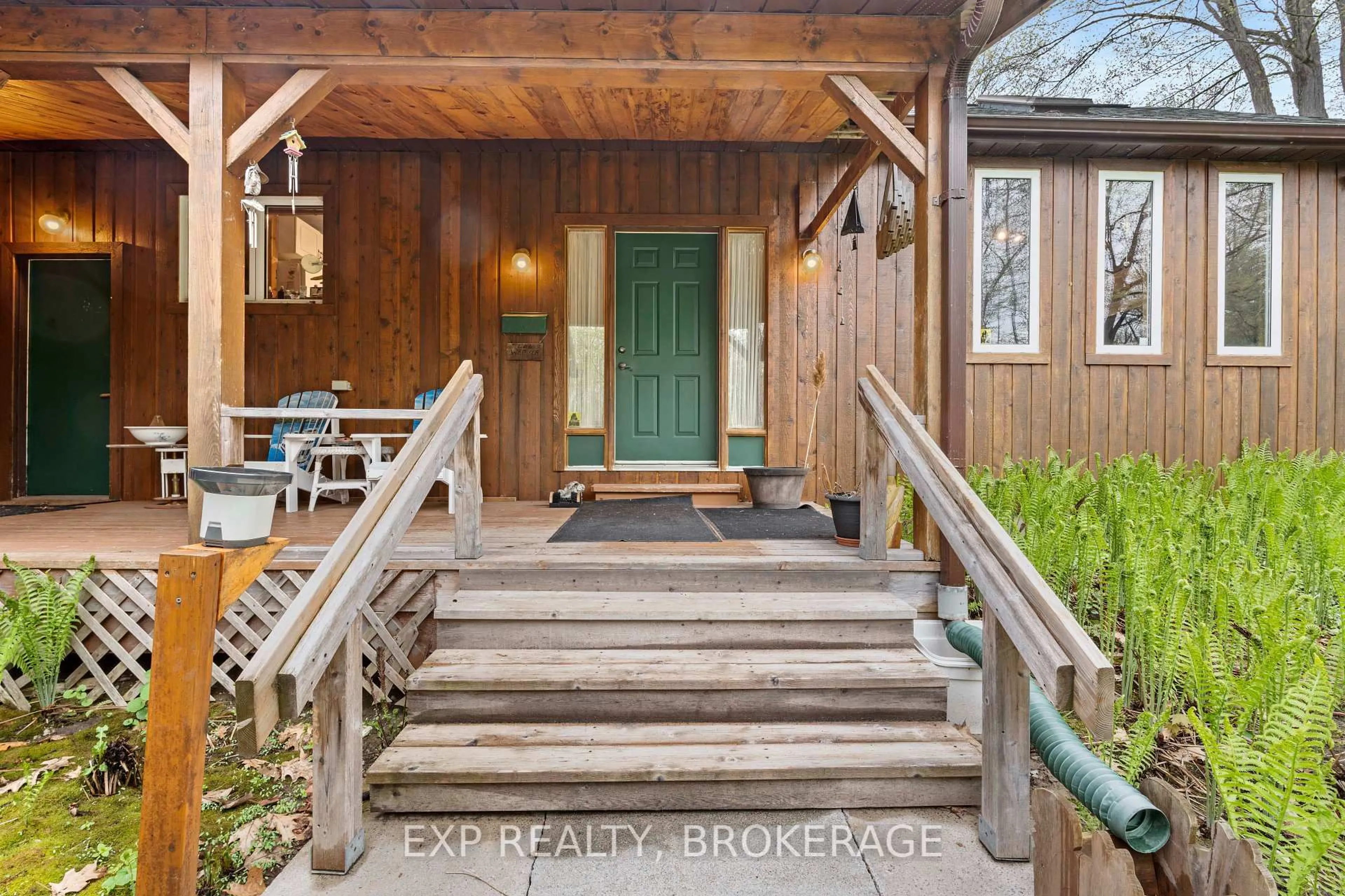 Indoor entryway for 5046 CARRYING PLACE Rd, Battersea Ontario K0H 1H0
