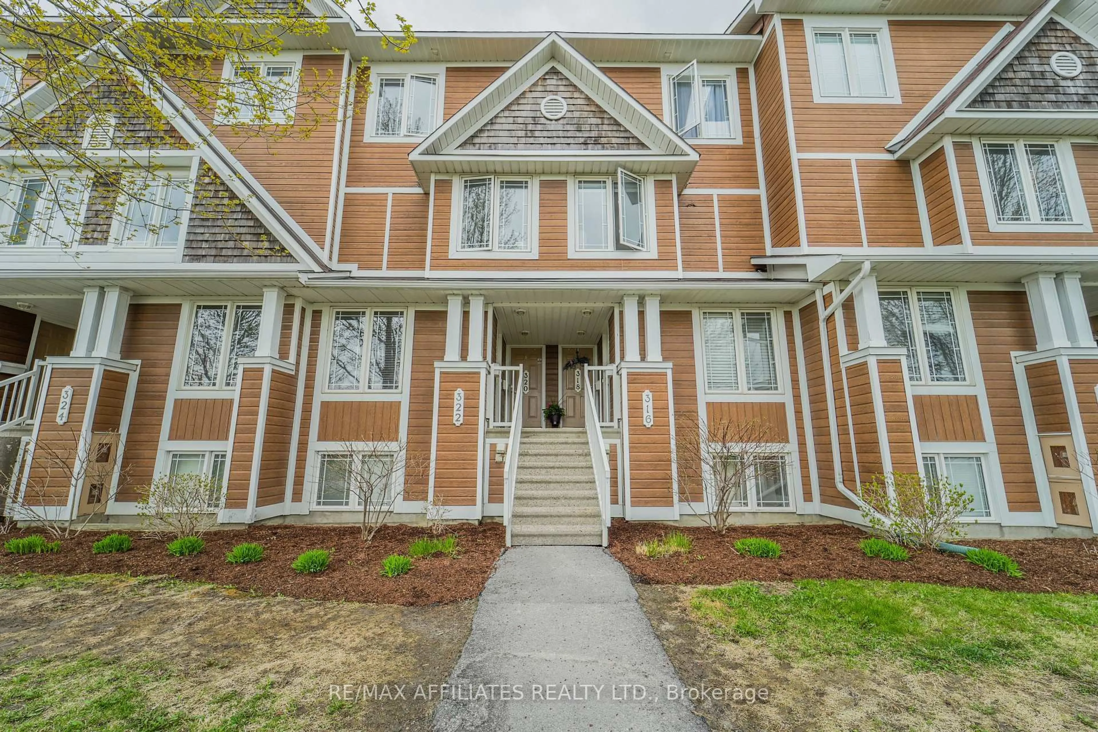 Unknown for 318 Crownridge Dr, Ottawa Ontario K2M 3A5