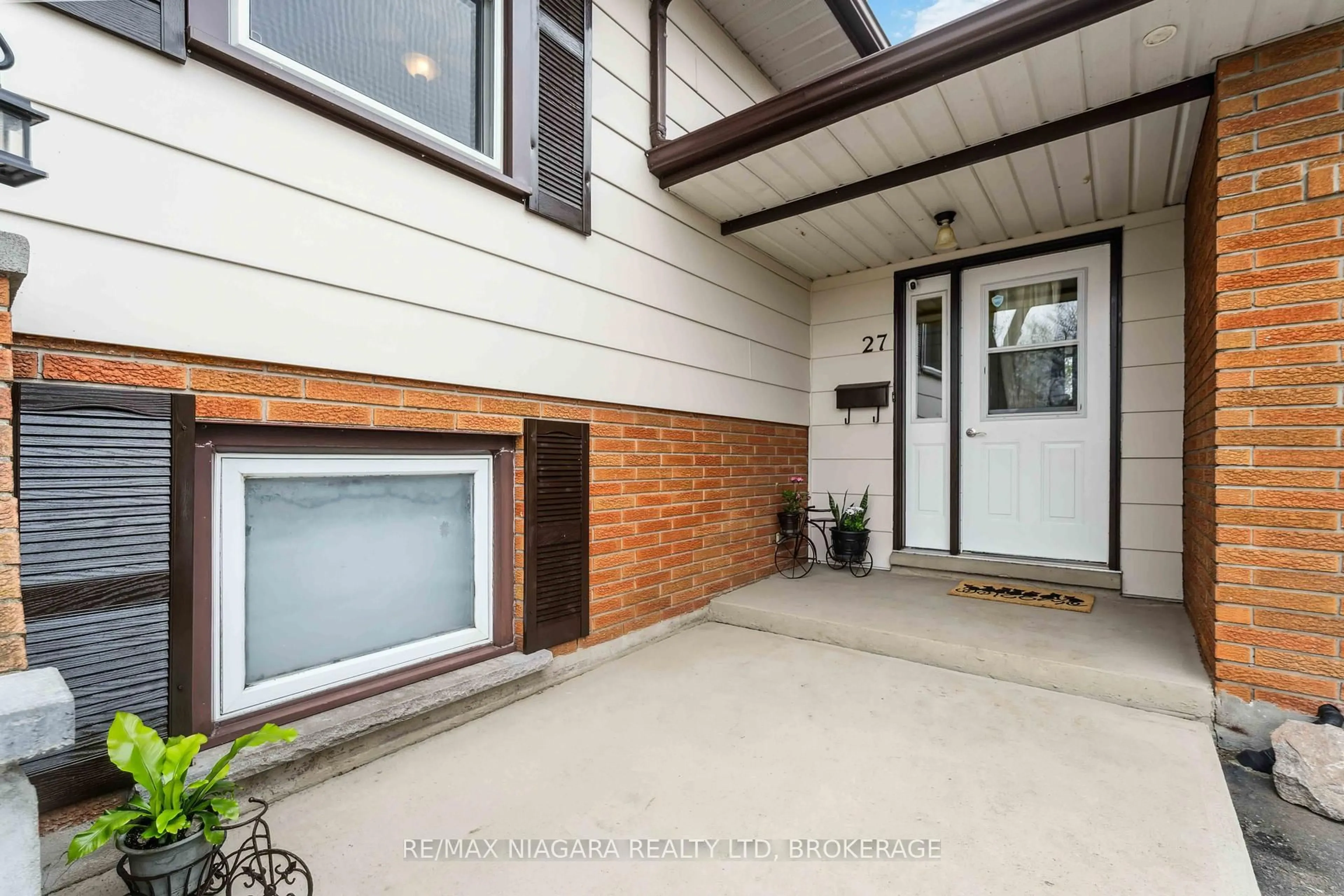Unknown for 27 Madison St, Fort Erie Ontario L2A 3Z7