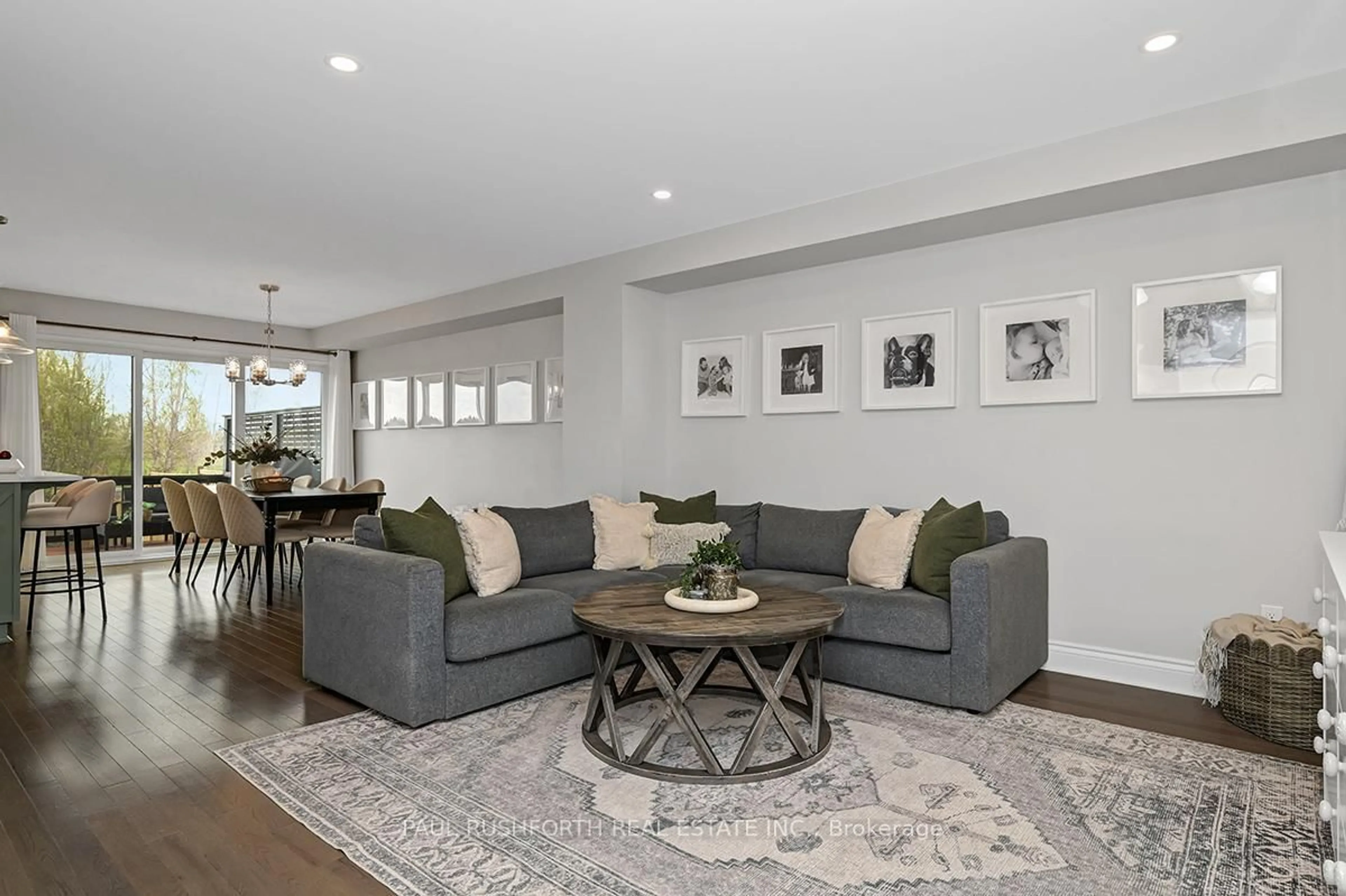 Living room with furniture, unknown for 315 Belfort St, Russell Ontario K0A 1W0
