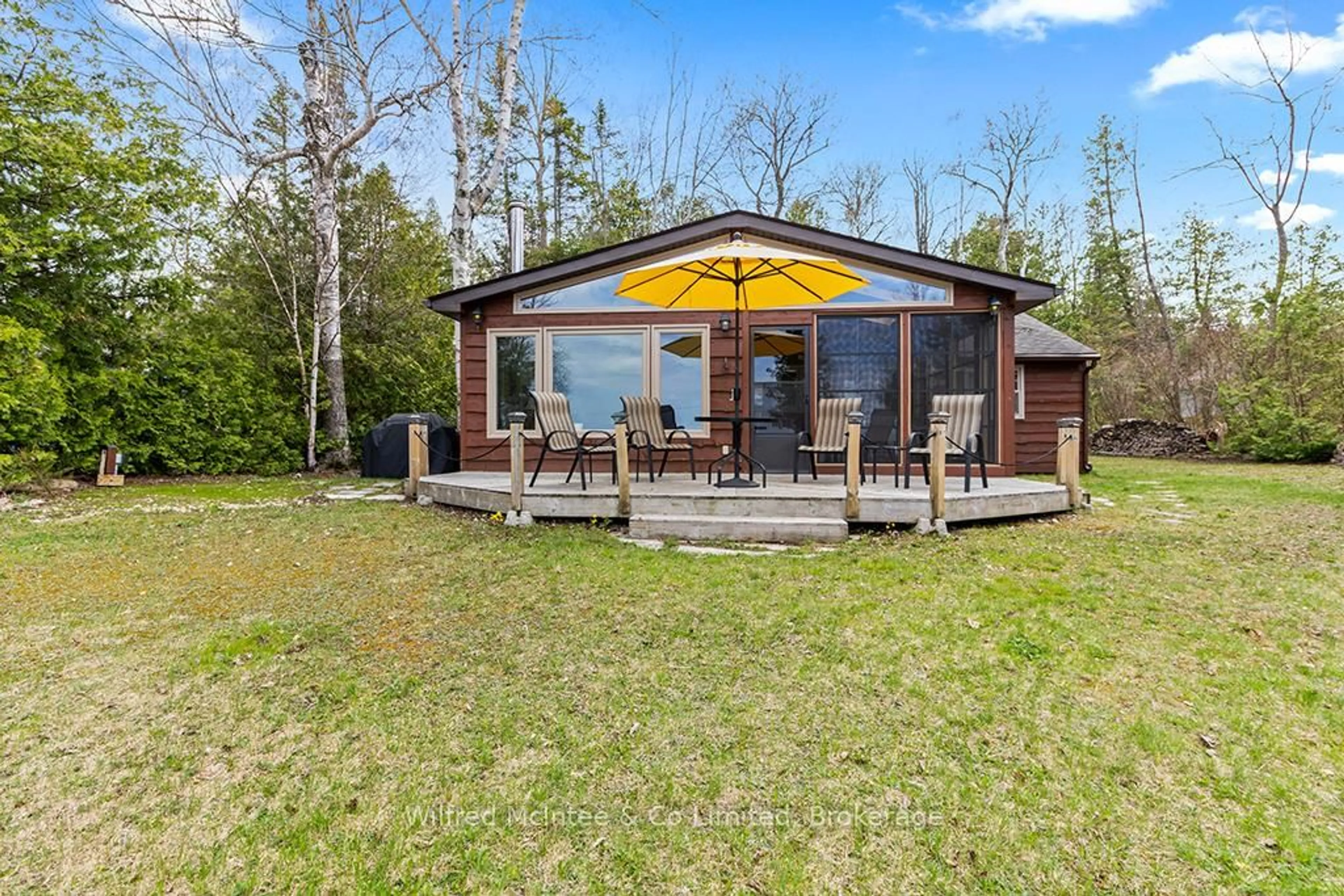 Patio, water/lake/river/ocean view for 1282 2nd Ave, Native Leased Lands Ontario N0H 2G0