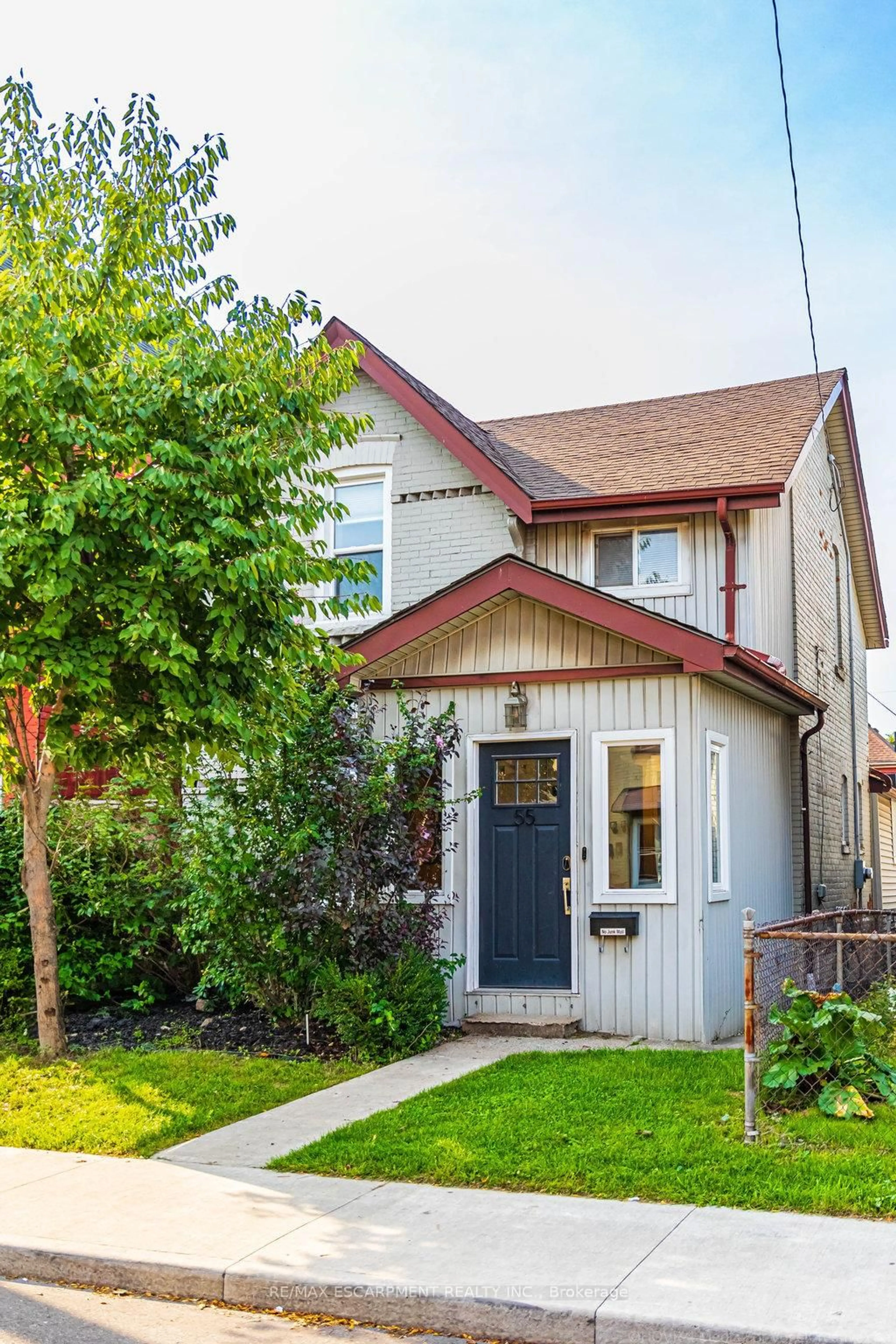 Home with vinyl exterior material, street for 55 Cheever St, Hamilton Ontario L8L 5R6