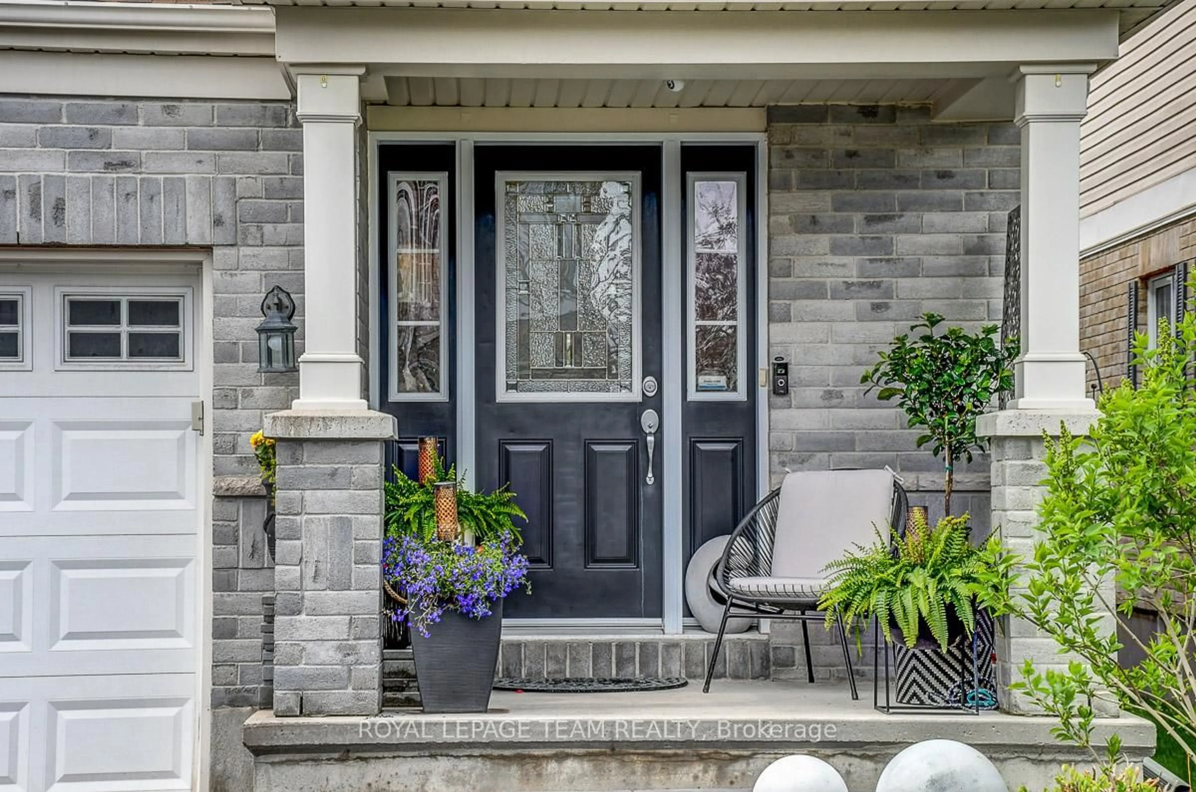Indoor entryway for 183 Patriot Pl, Kanata Ontario K2M 0B9