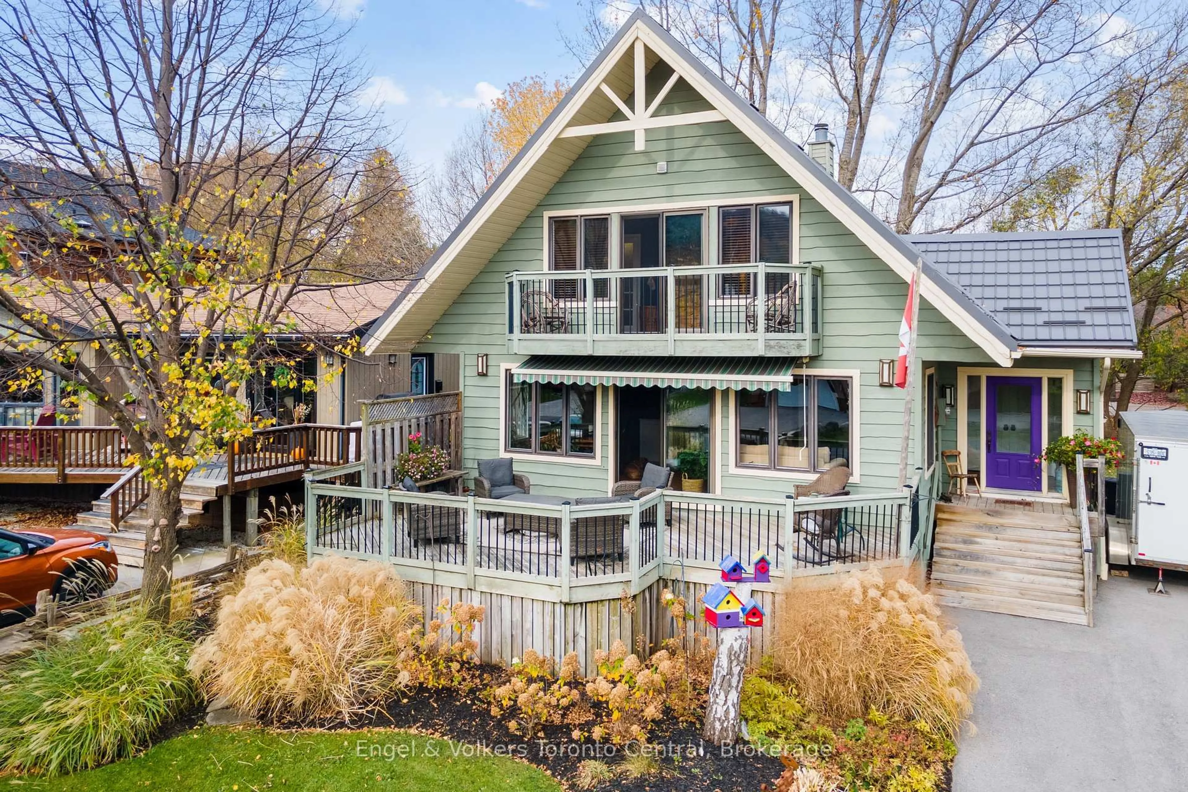 Home with vinyl exterior material, unknown for 125 Pioneer Lane, Blue Mountains Ontario L9Y 0M6