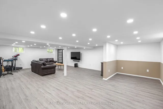 Additional property image - 8 Northcliffe Ave