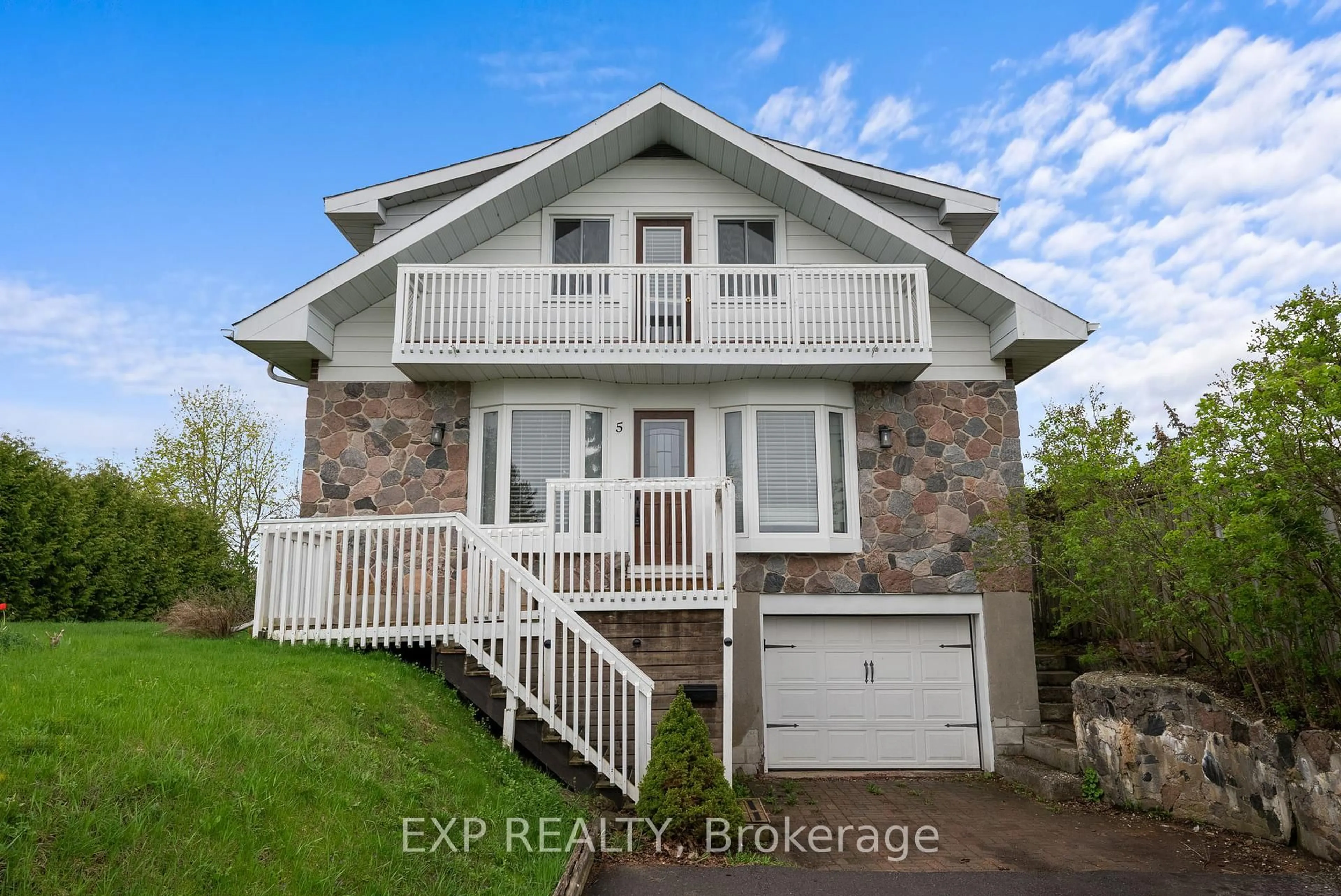 Home with vinyl exterior material, building for 5 Minola St, Quinte West Ontario K8V 5X9