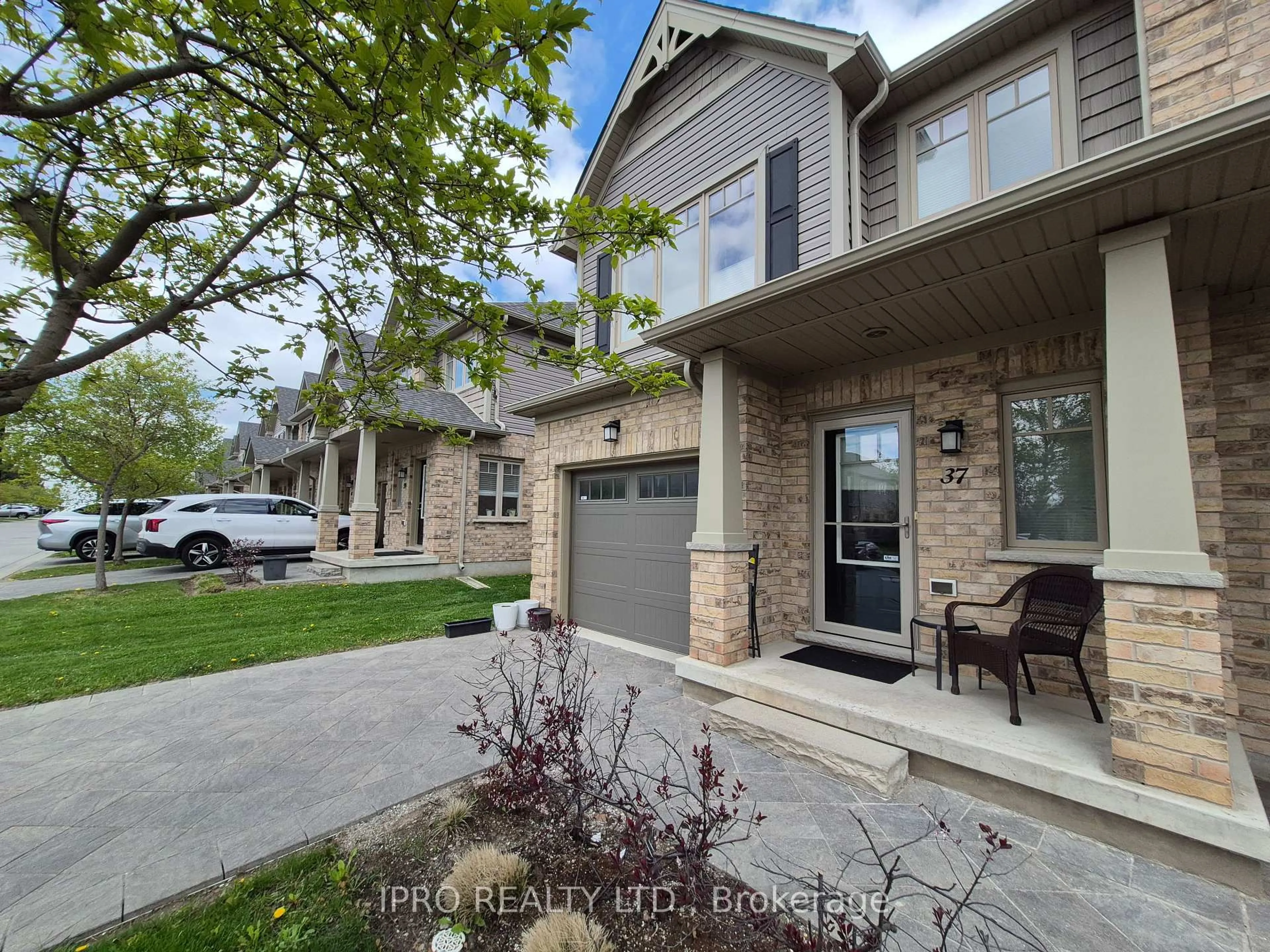 Unknown for 1924 Cedarhollow Blvd #37, London North Ontario N5X 0K3