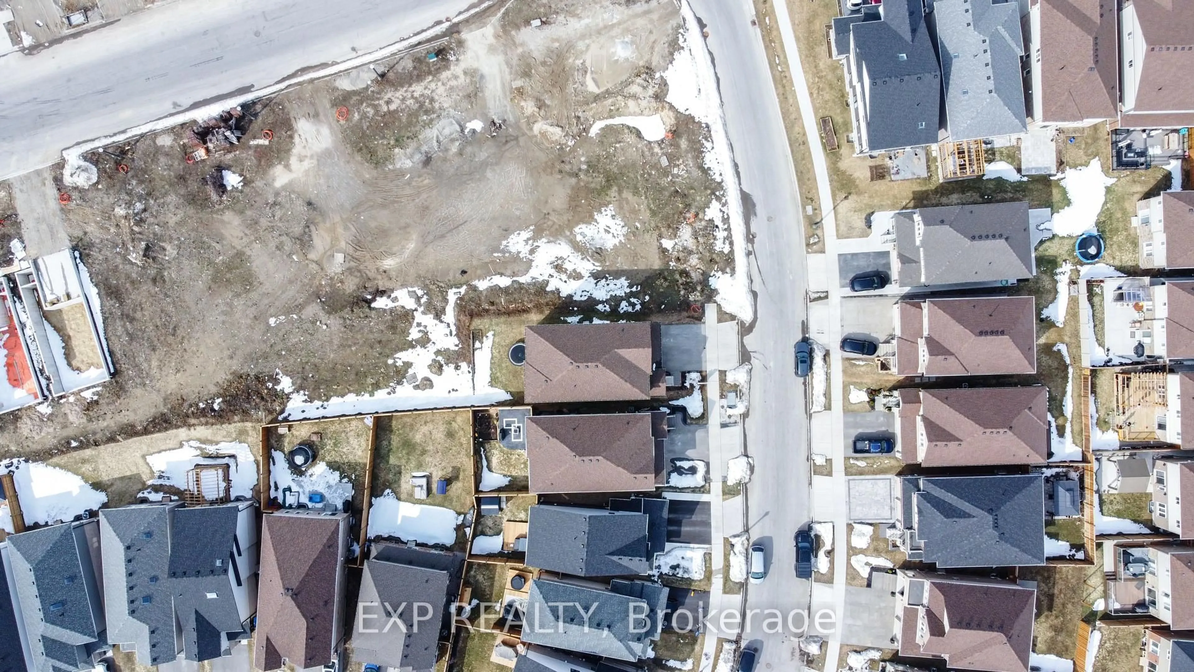 A pic from outside/outdoor area/front of a property/back of a property/a pic from drone, street for 14 WATERBOW Tr, Kitchener Ontario N2A 0K7