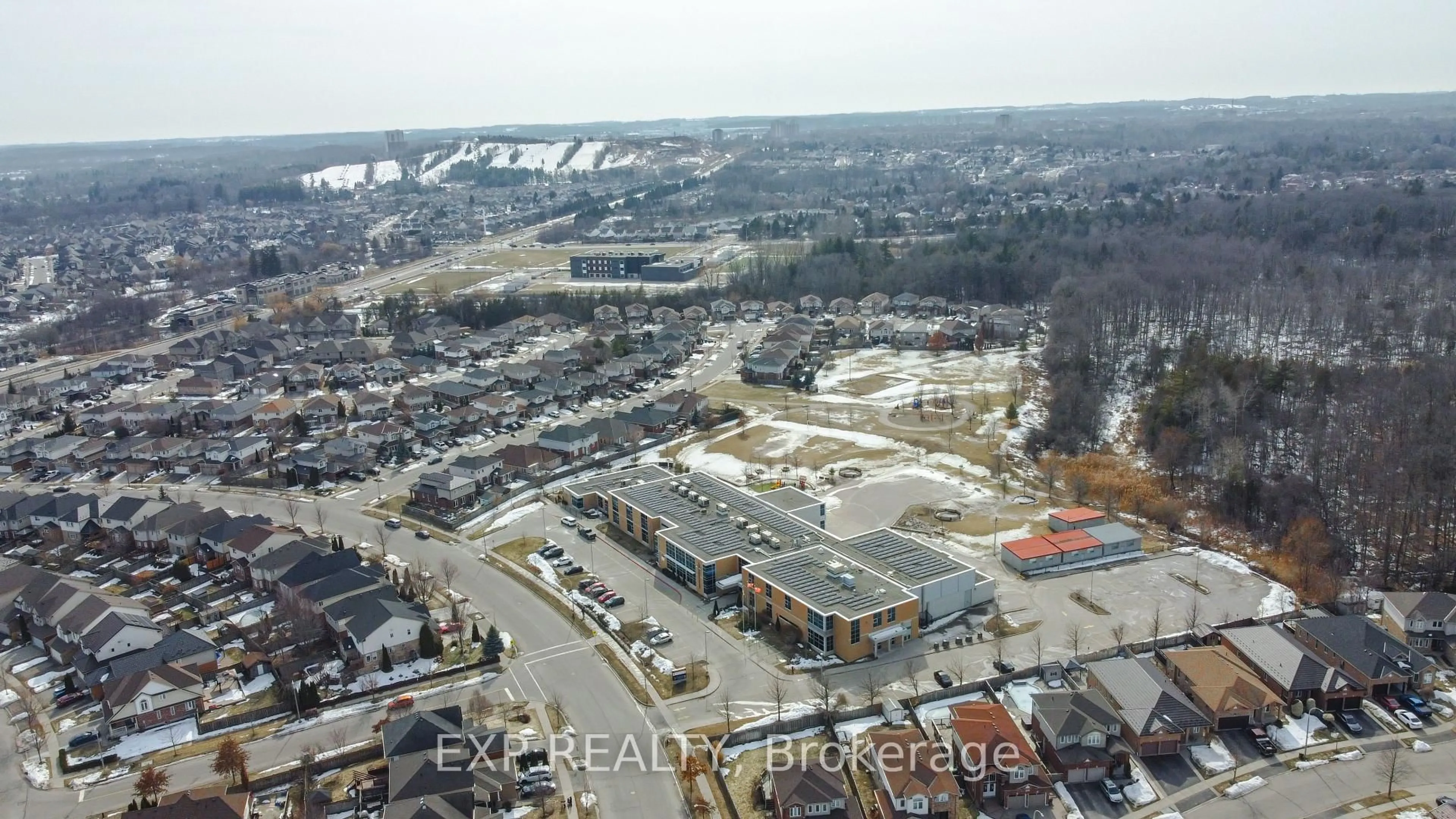 A pic from outside/outdoor area/front of a property/back of a property/a pic from drone, unknown for 14 WATERBOW Tr, Kitchener Ontario N2A 0K7