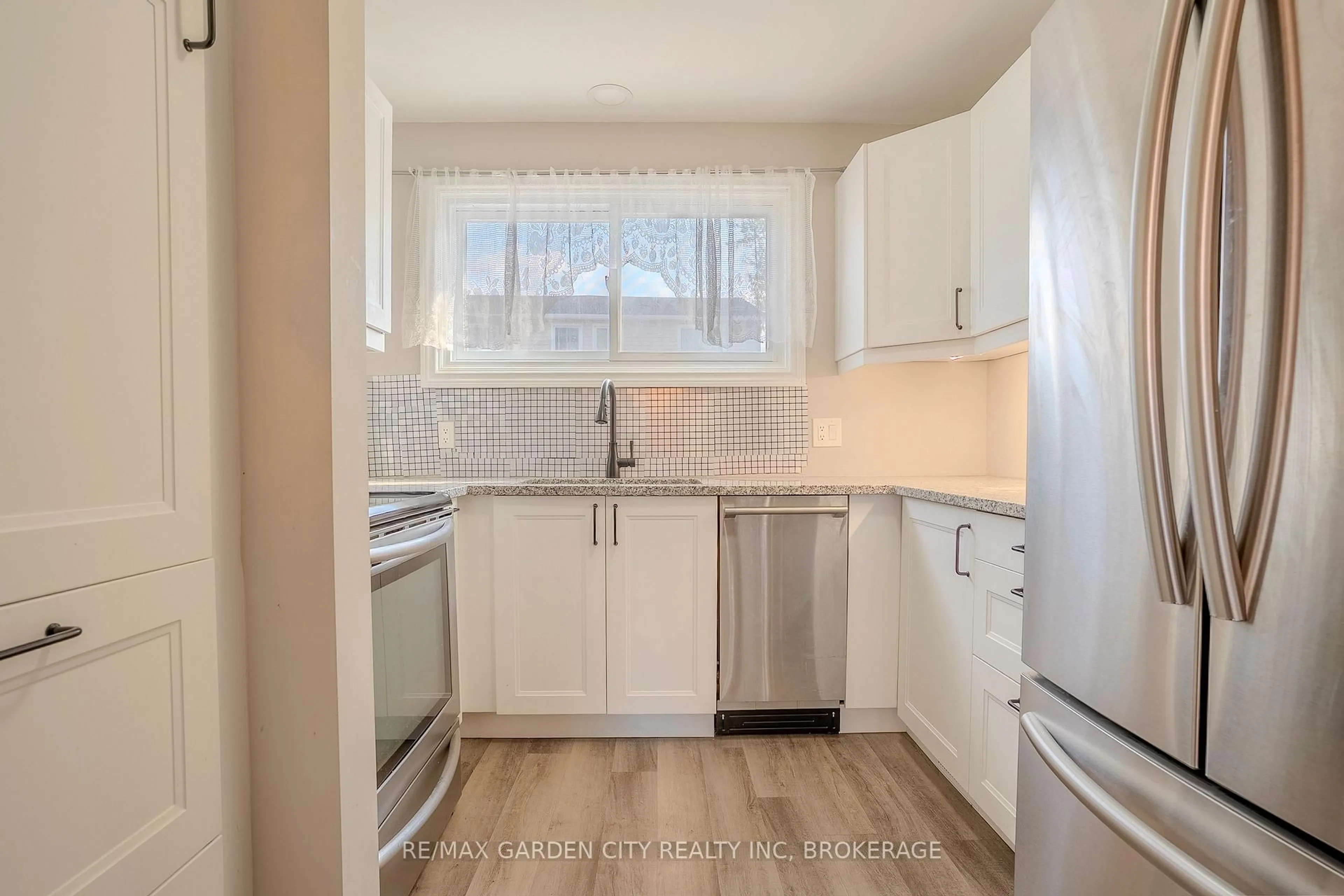 Standard kitchen, unknown for 149 St Catharines St #15, West Lincoln Ontario L0R 2A0