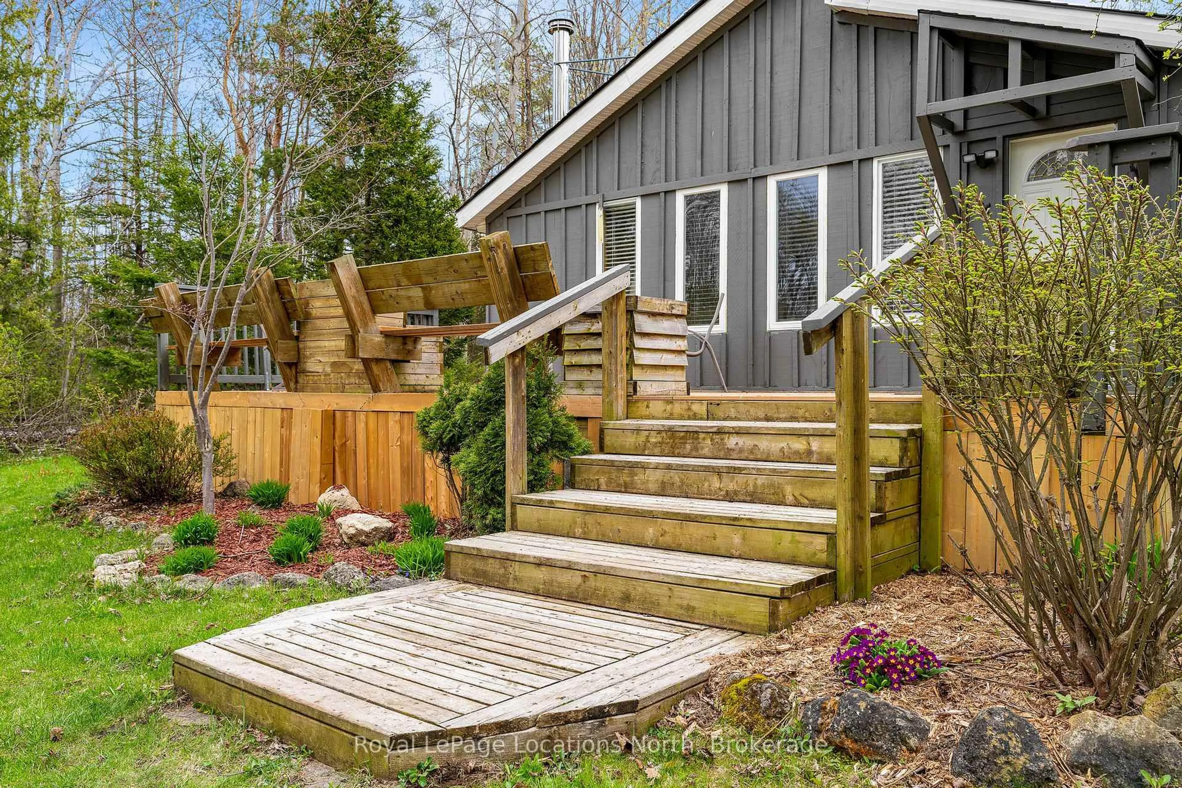 Patio, mountain view for 121 Hidden Lake Rd, Blue Mountains Ontario L9Y 0T6