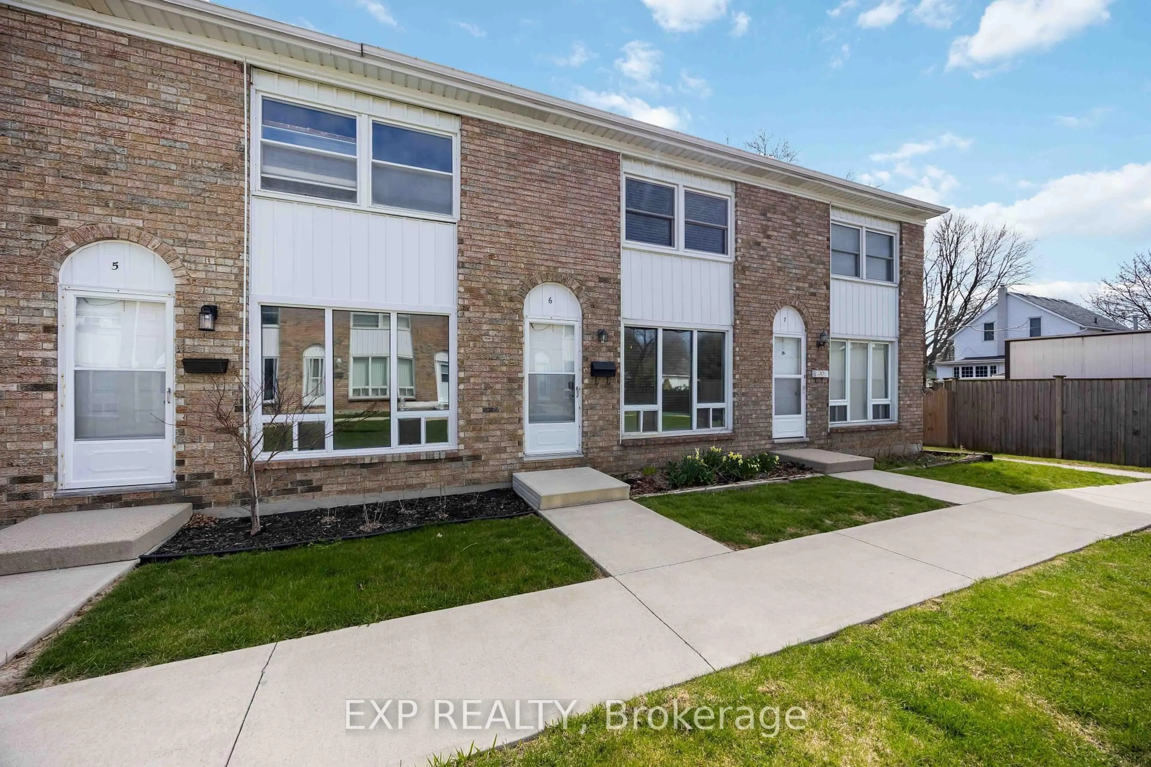 Unknown for 847 Ross Ave #6, Sarnia Ontario N7T 7R1