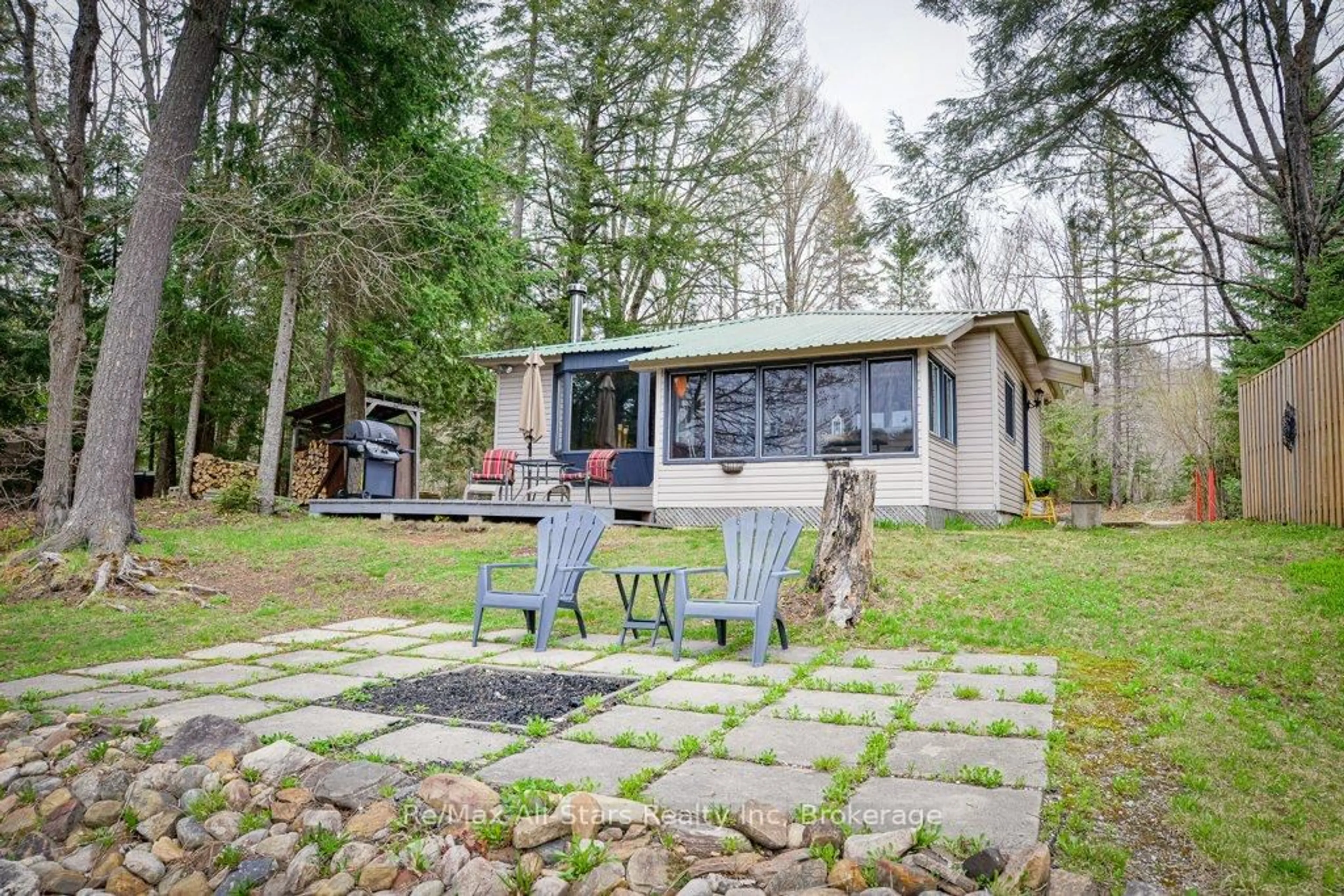 Patio, water/lake/river/ocean view for 1054 Keysbury Dr, Algonquin Highlands Ontario P0A 1H0