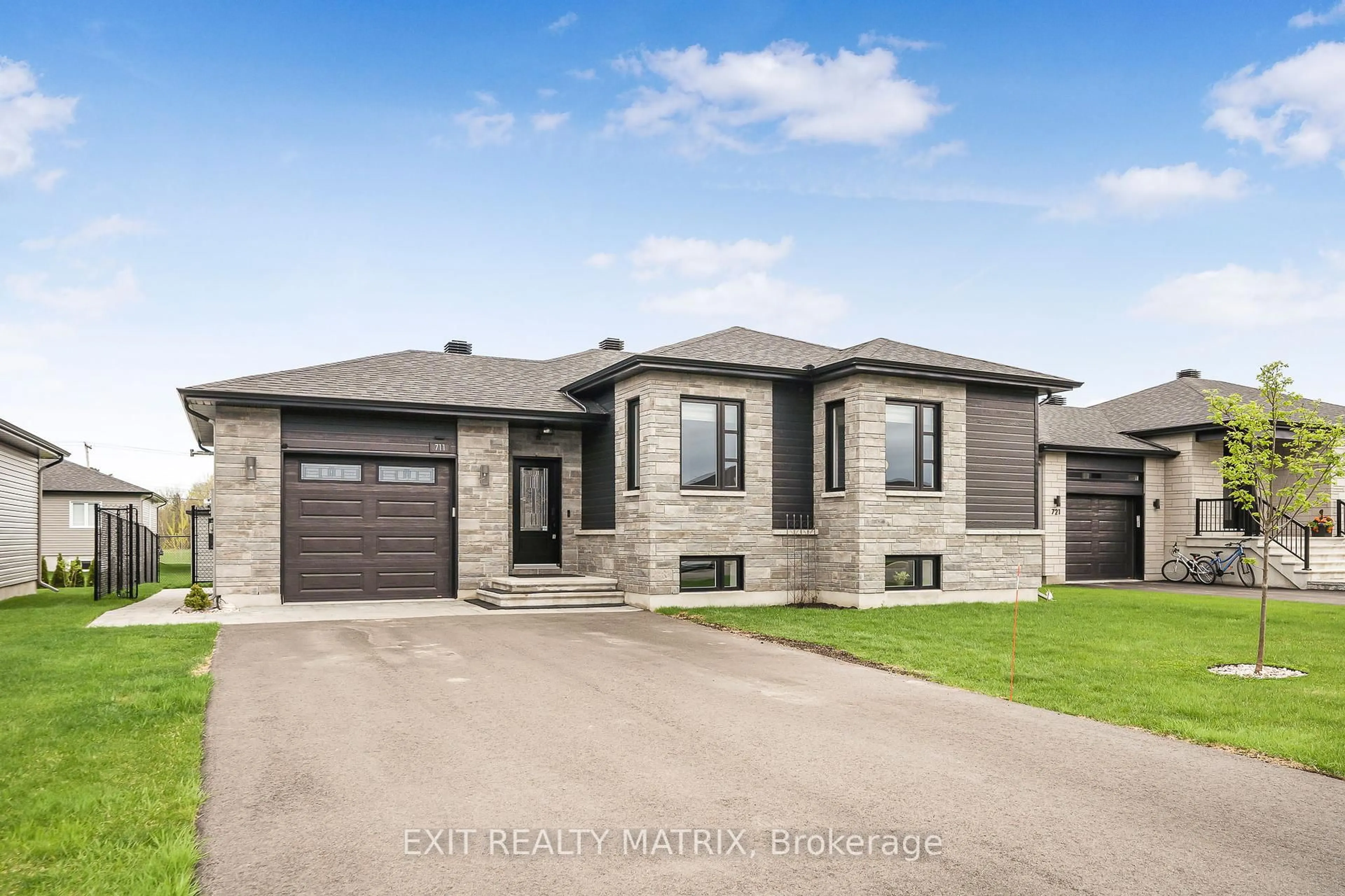 Home with brick exterior material, street for 711 Lafrance Cres, Hawkesbury Ontario K6A 3W9